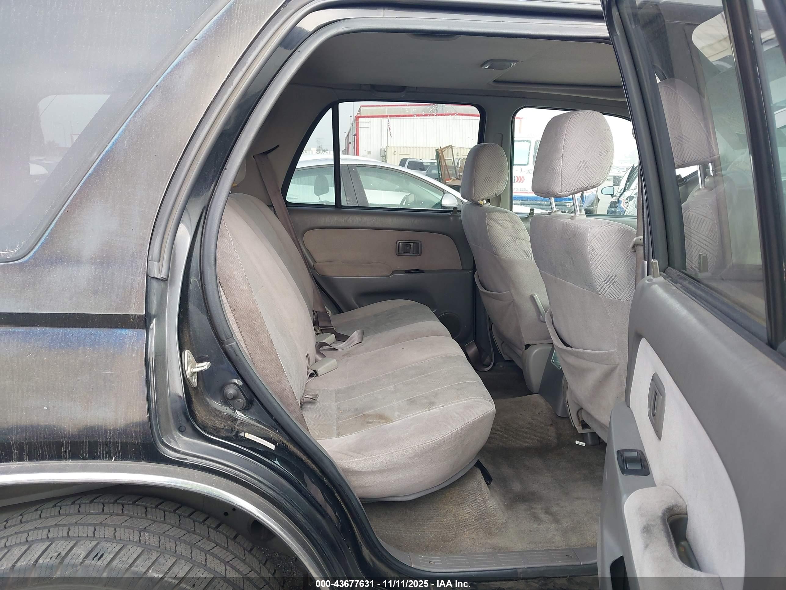 TOYOTA 4RUNNER image 8