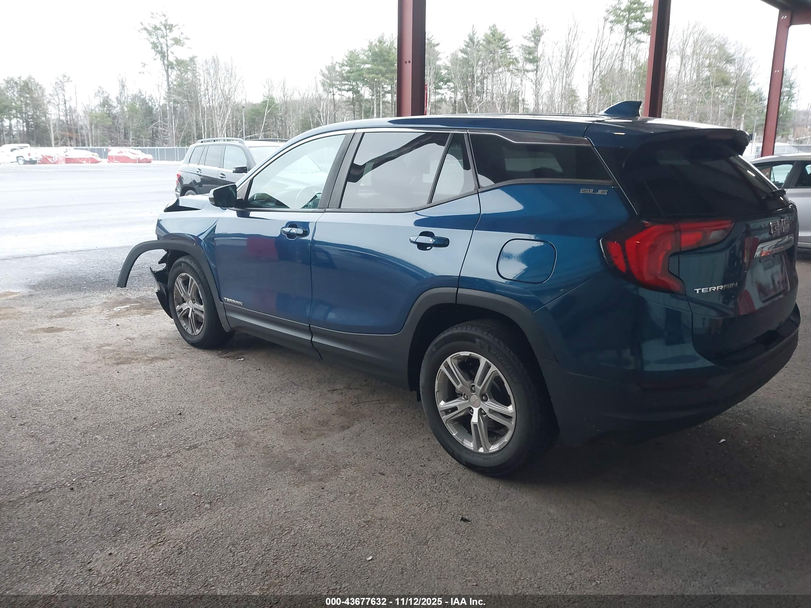 GMC TERRAIN image 3