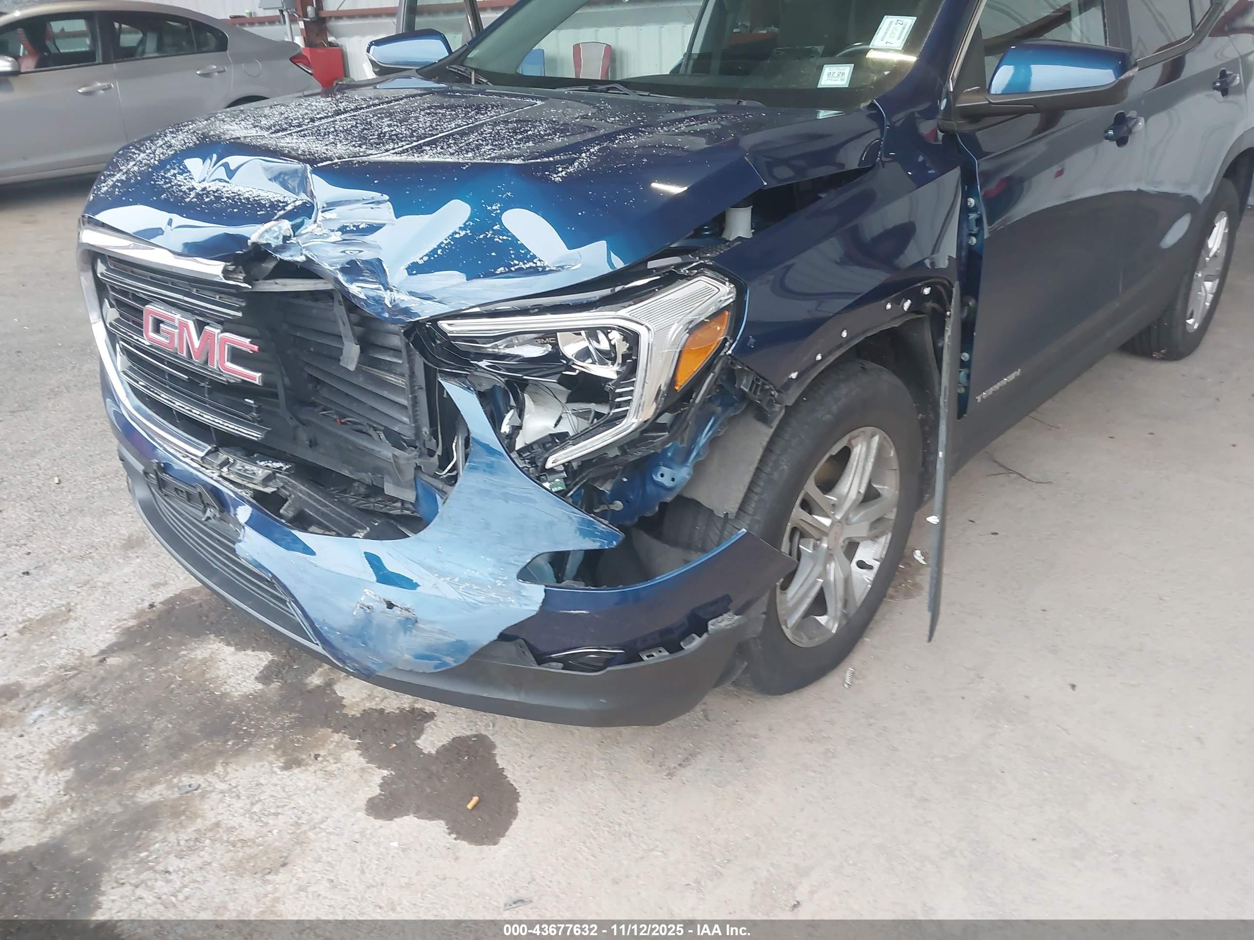GMC TERRAIN image 6