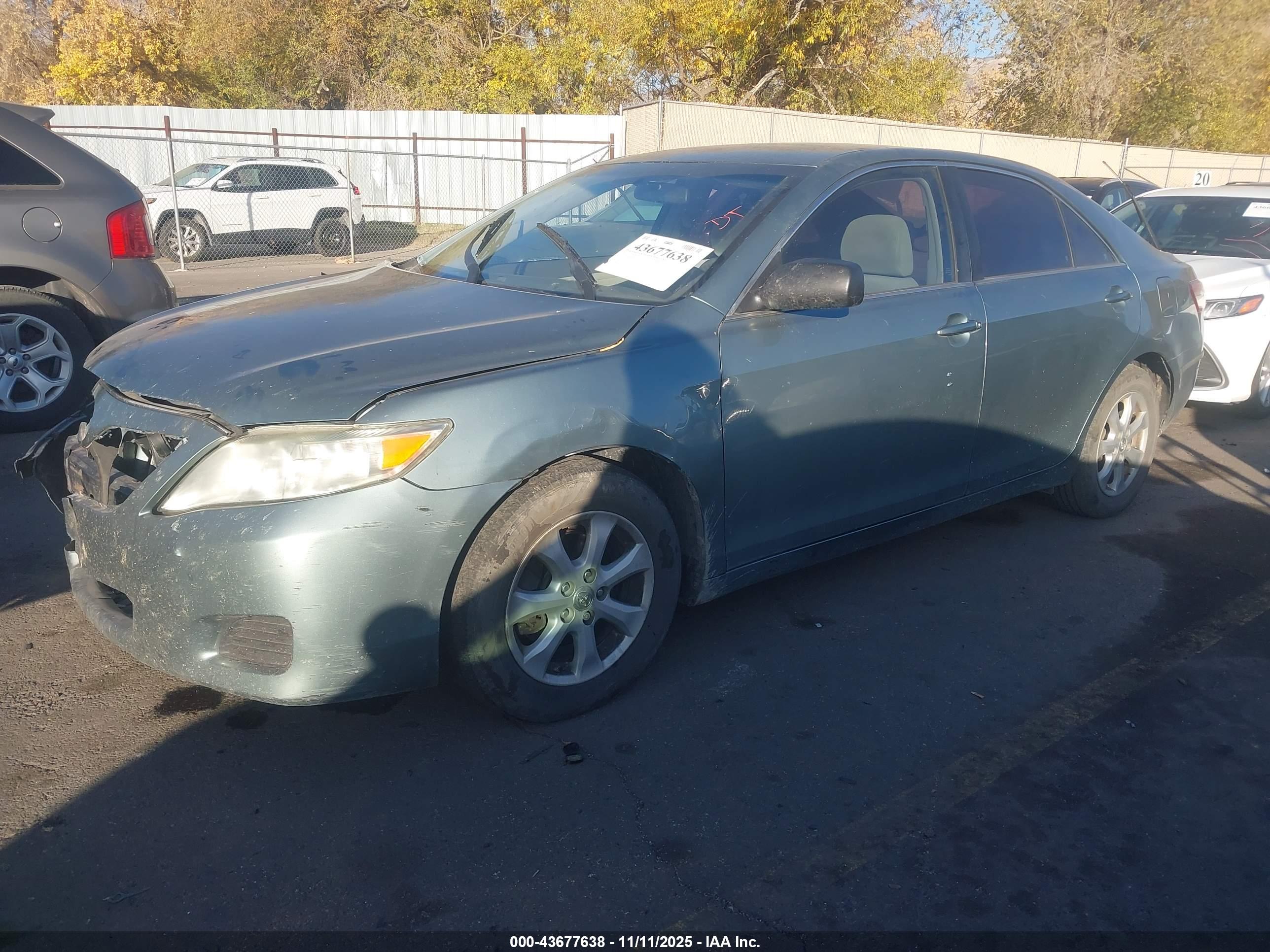 TOYOTA CAMRY image 2