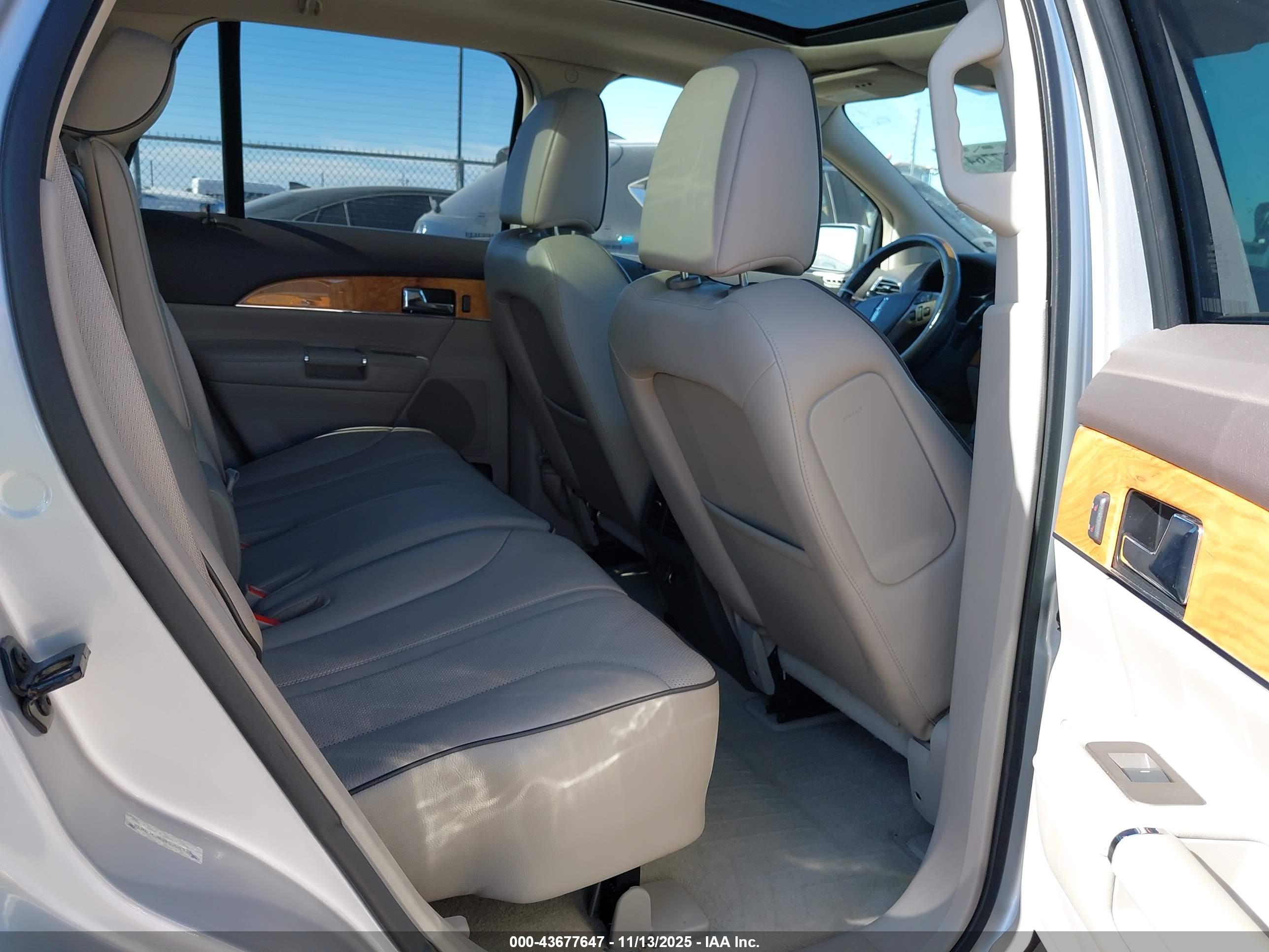 LINCOLN MKX image 8