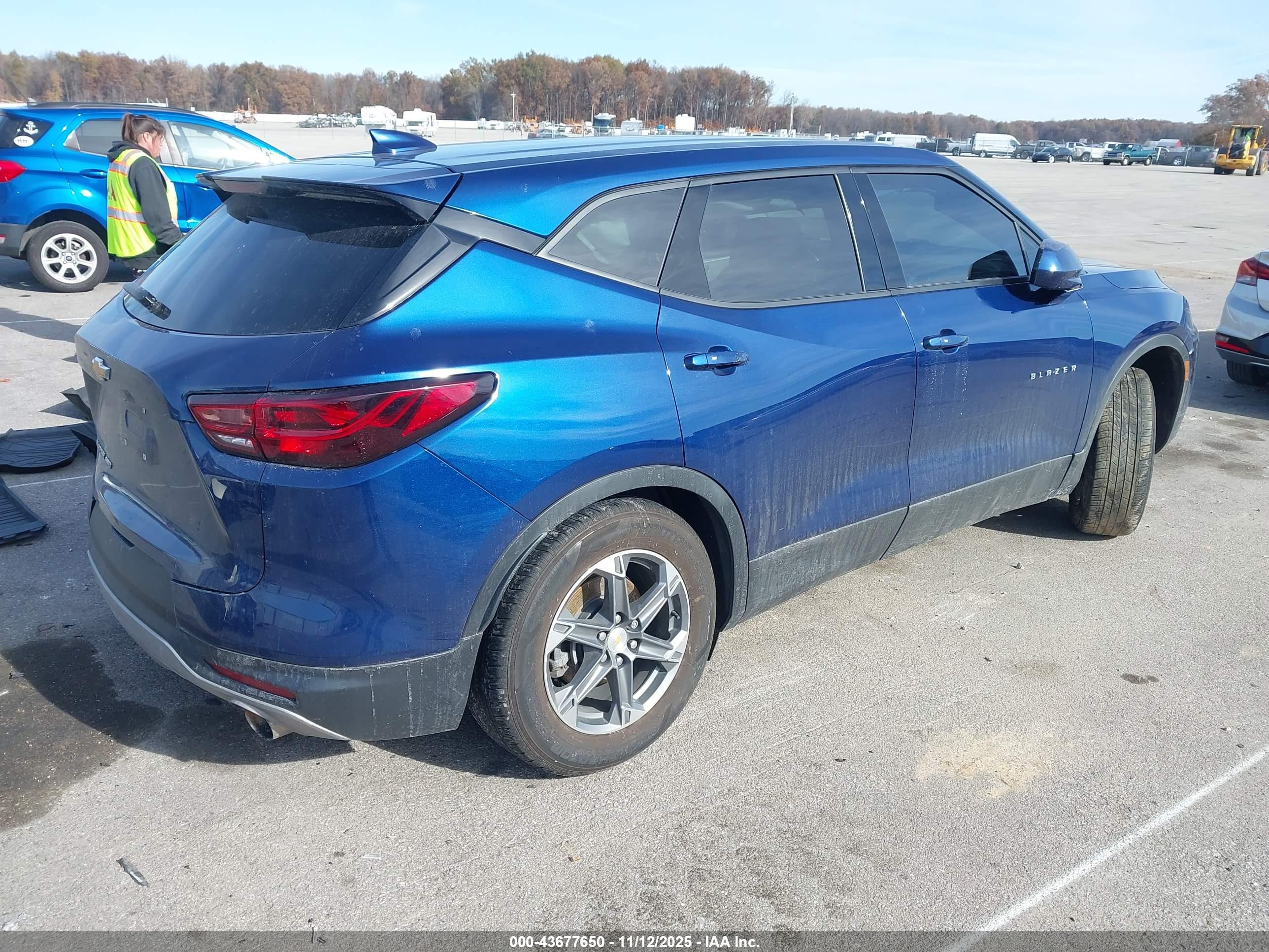 CHEVROLET BLAZER image 4