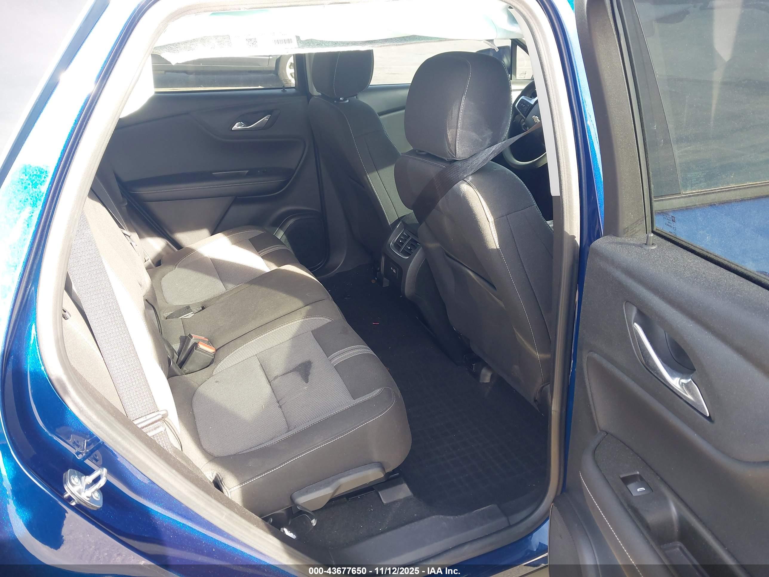 CHEVROLET BLAZER image 8