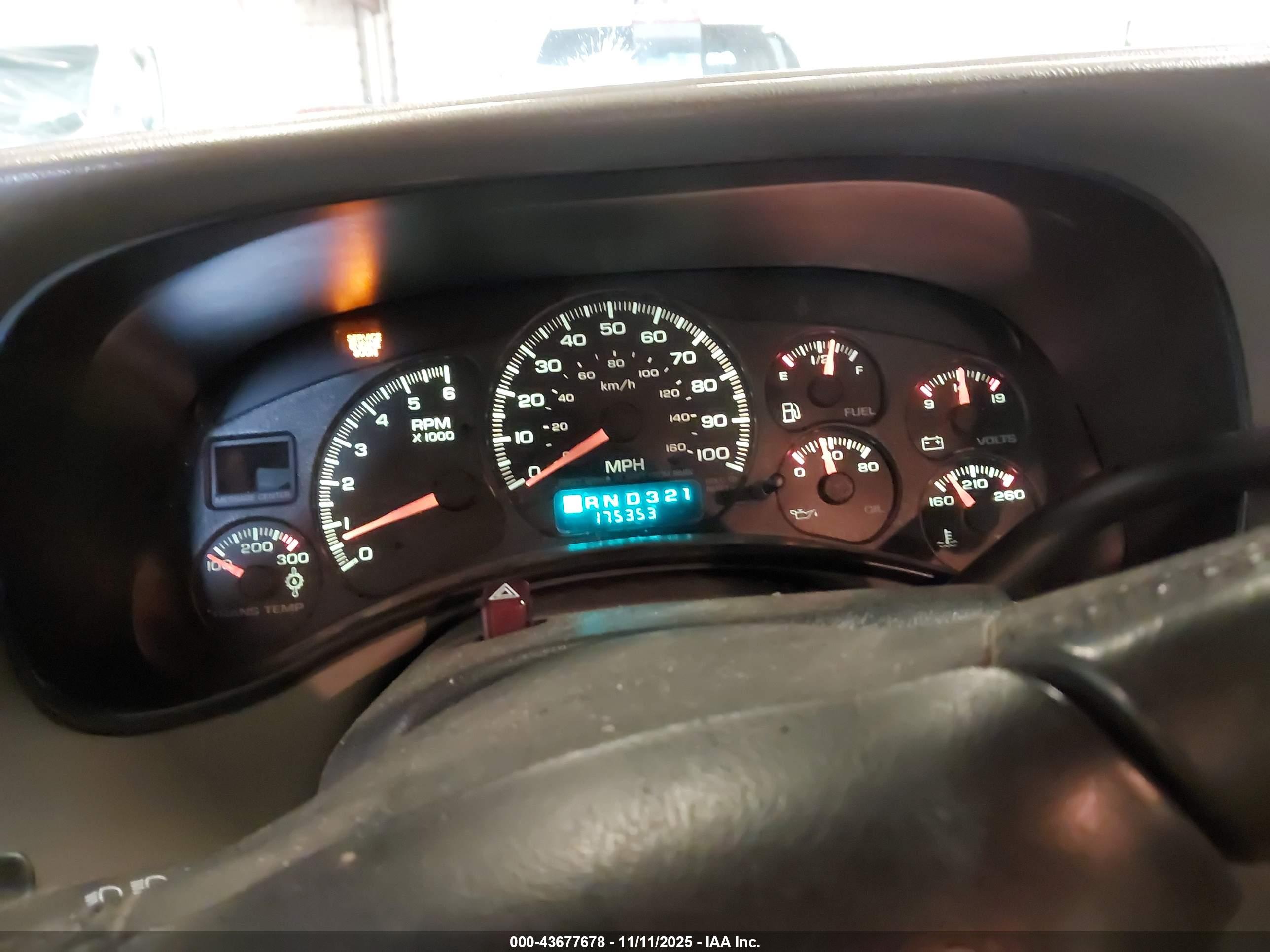 CHEVROLET SILVERADO image 7