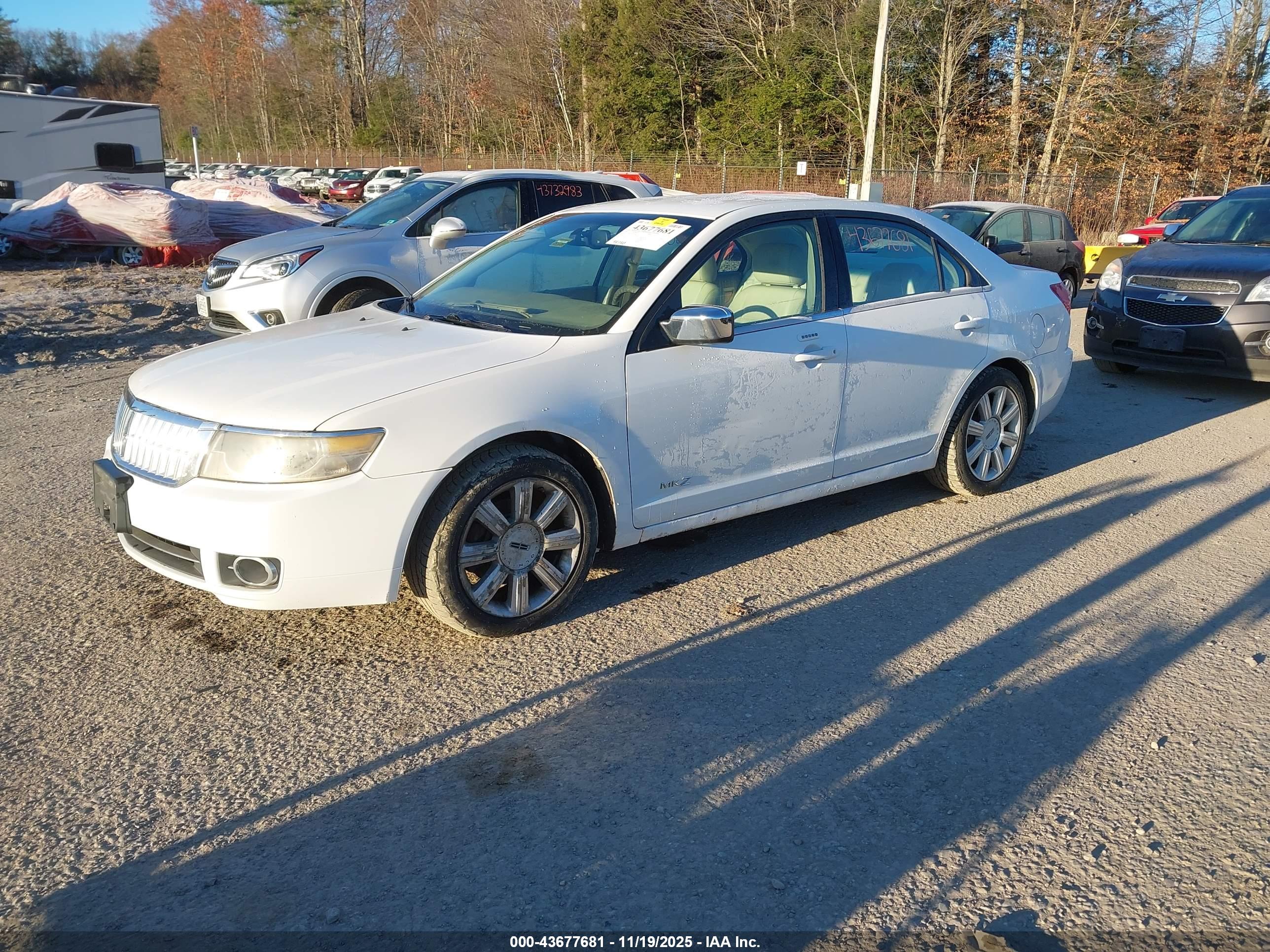 LINCOLN MKZ image 2