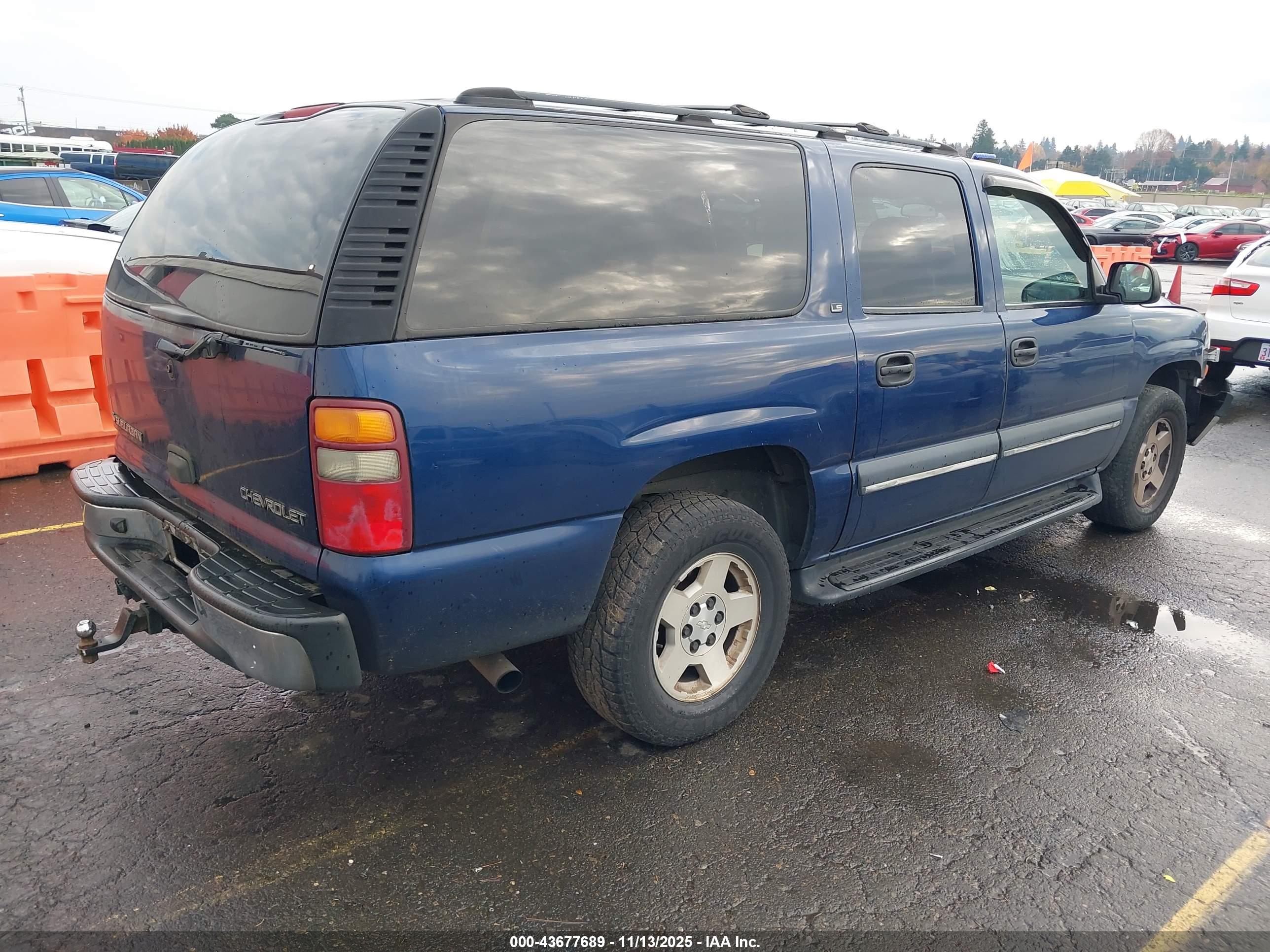 CHEVROLET SUBURBAN image 4