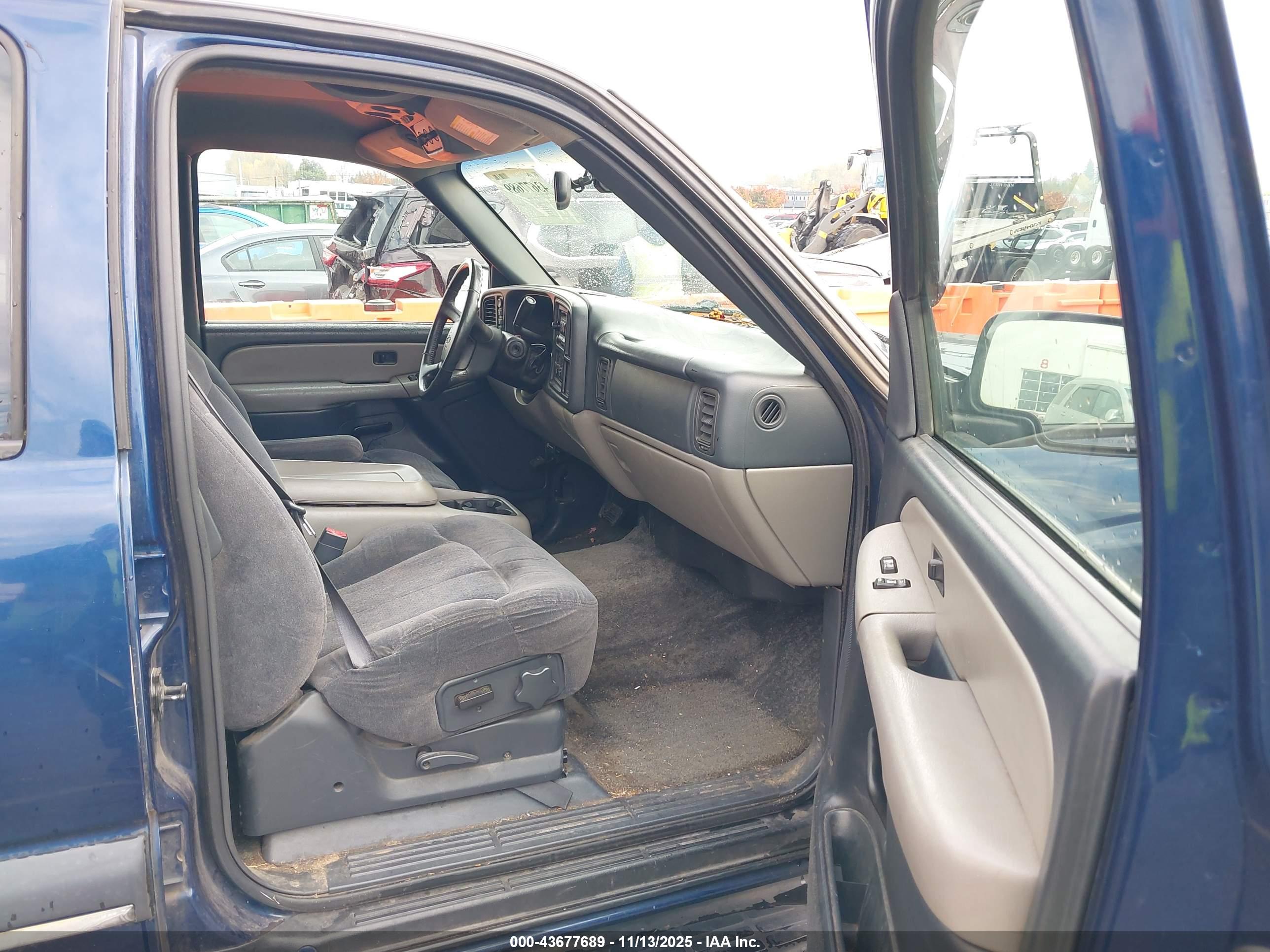 CHEVROLET SUBURBAN image 5