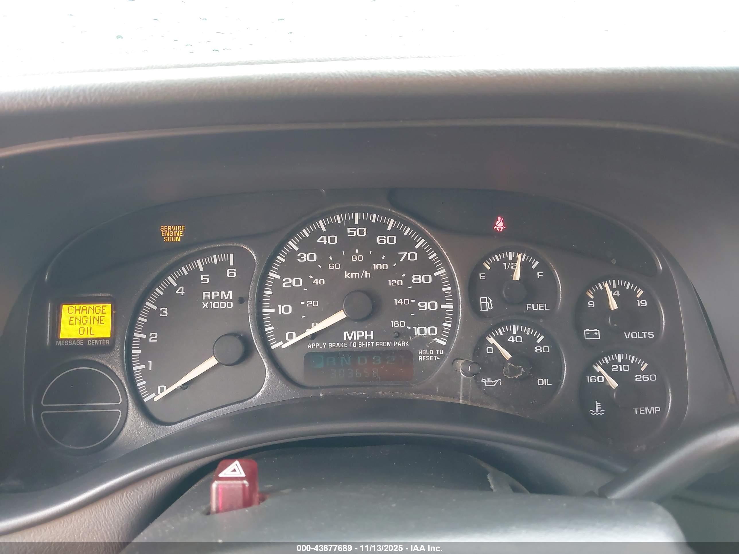 CHEVROLET SUBURBAN image 7