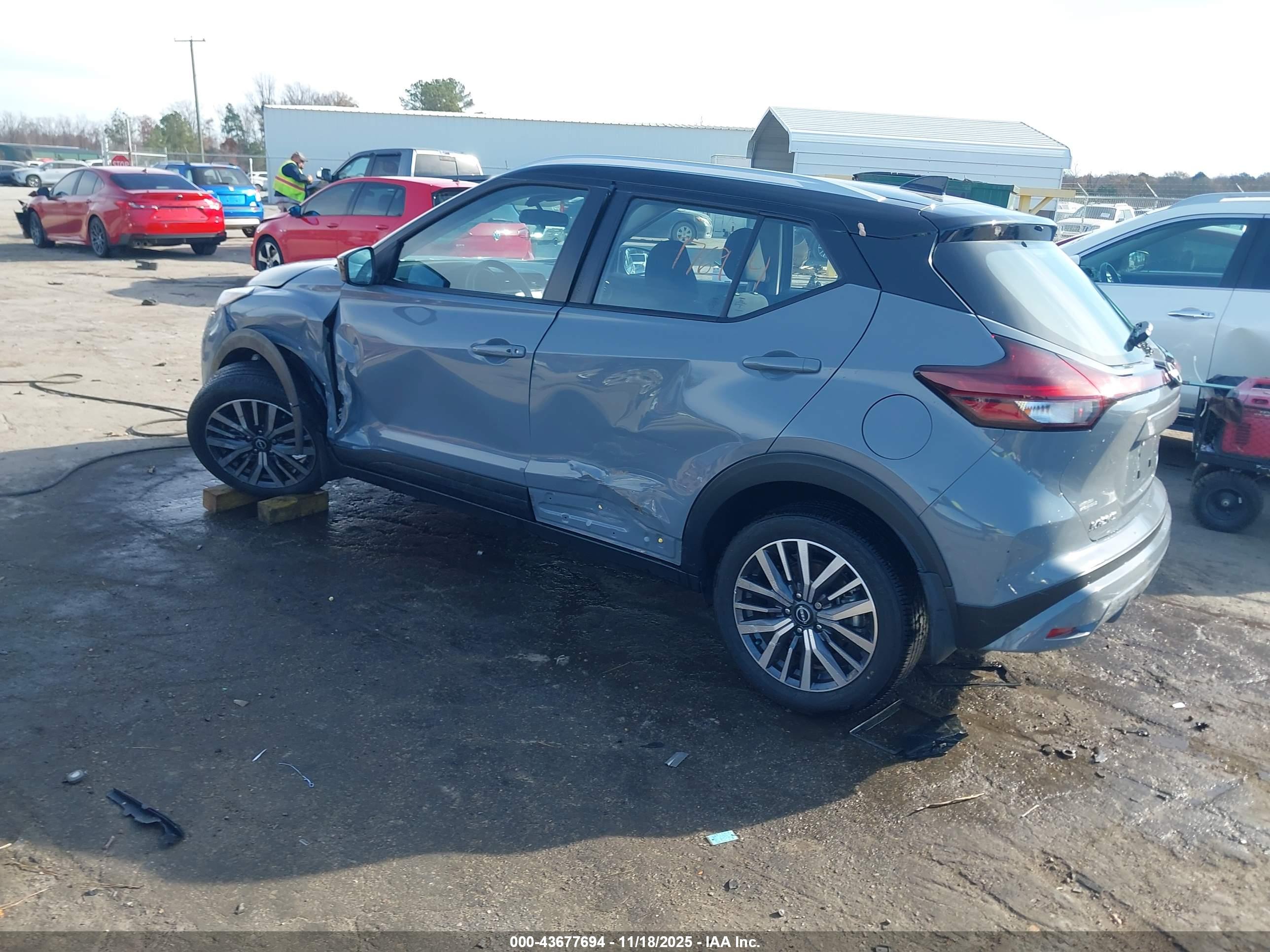 NISSAN KICKS image 3