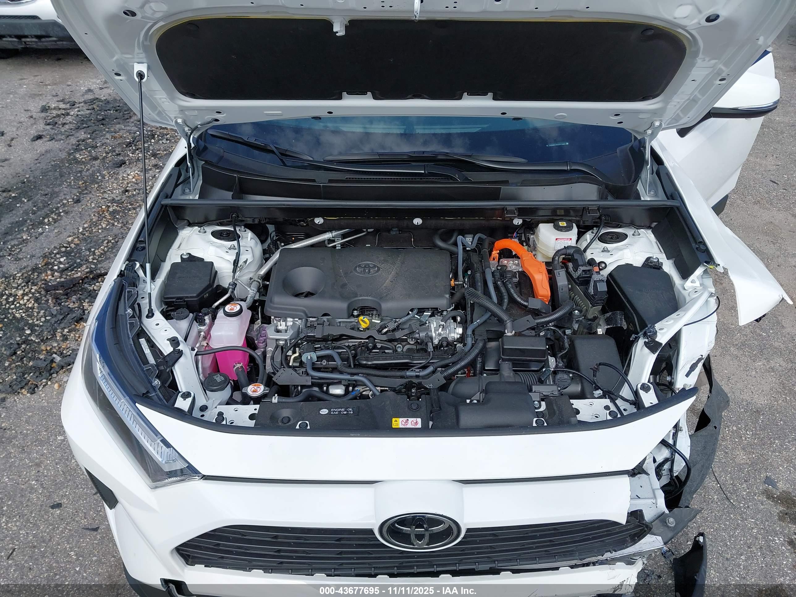 TOYOTA RAV4 image 10