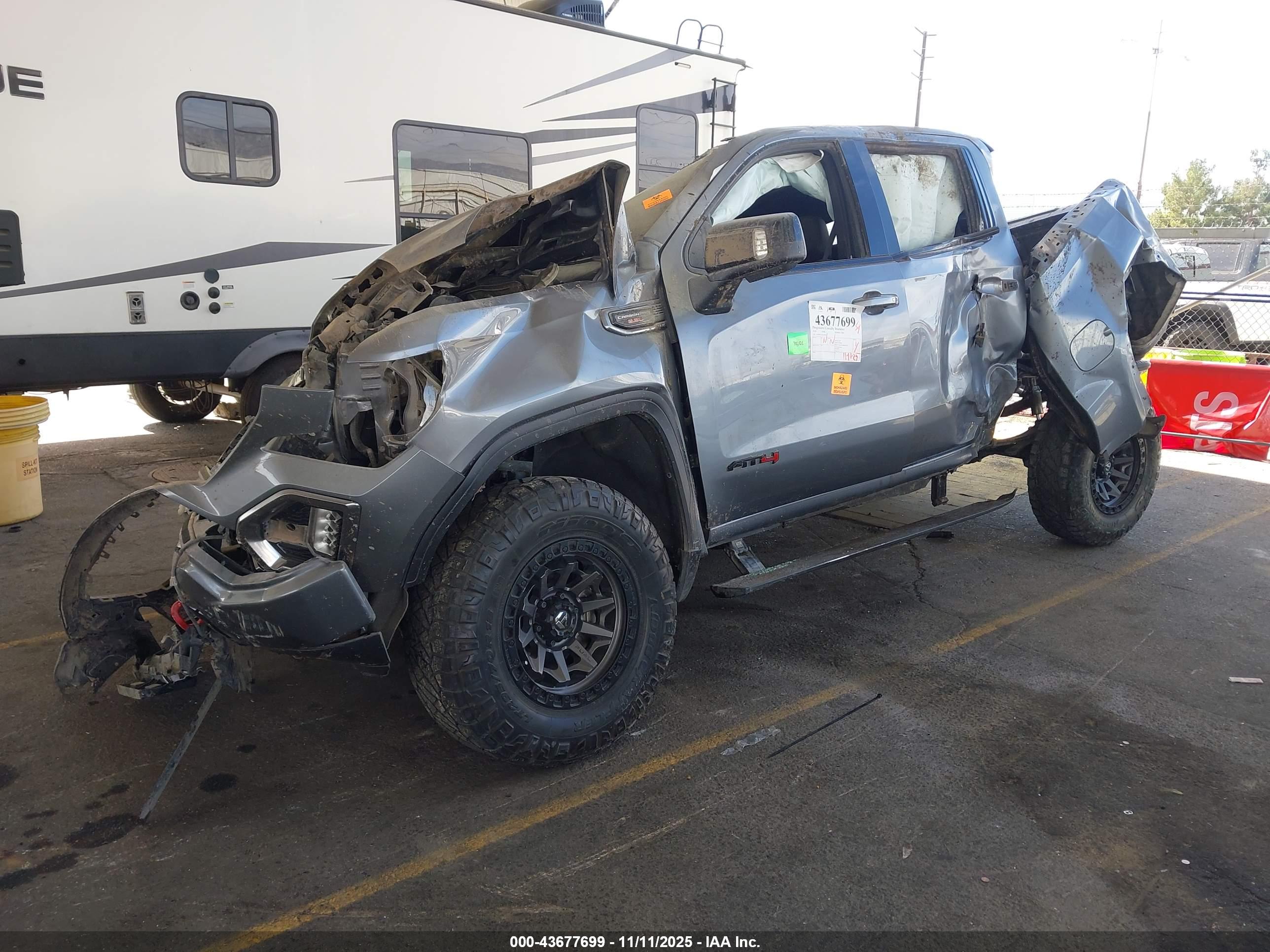 GMC SIERRA image 2