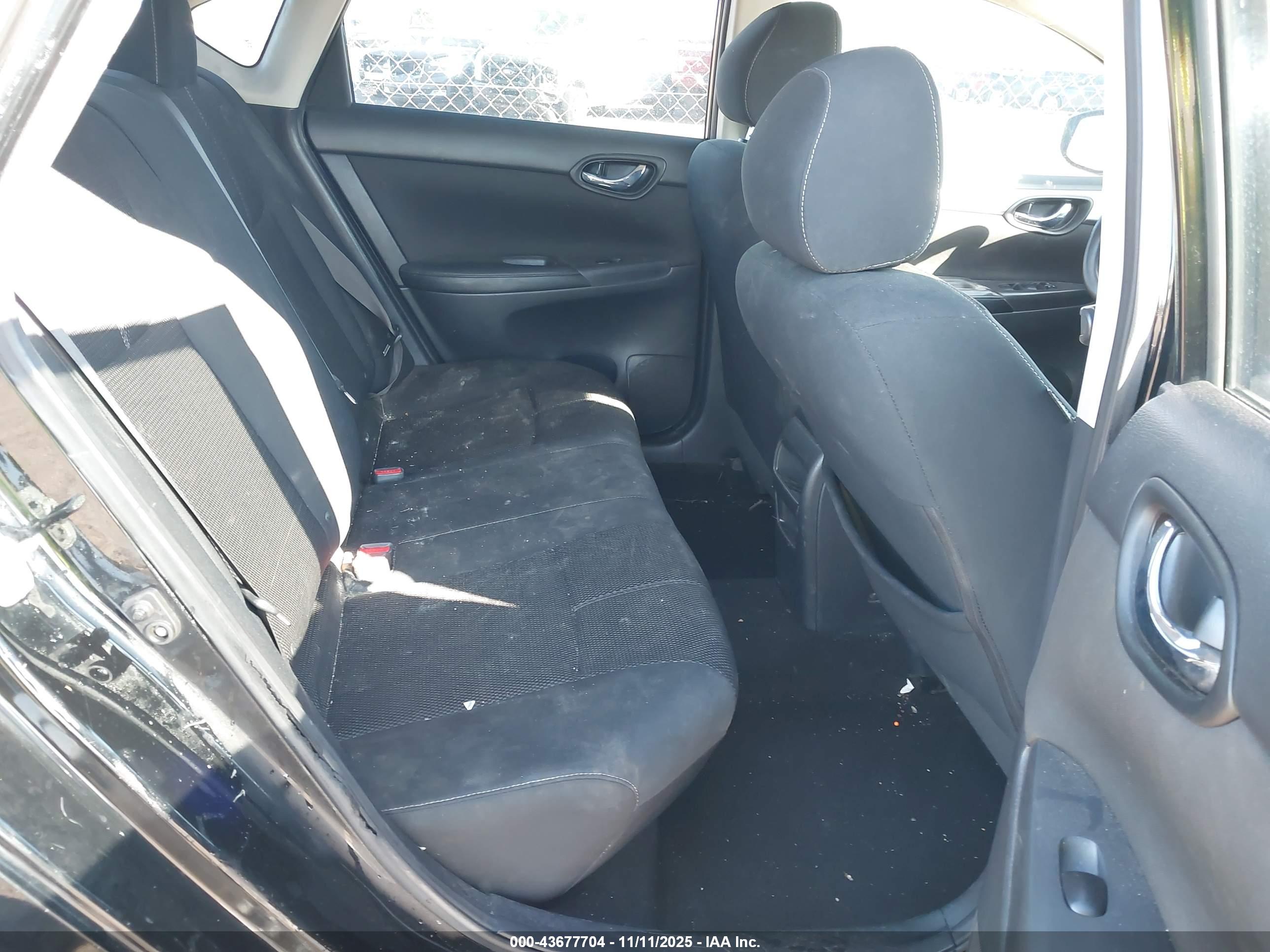 NISSAN SENTRA image 8