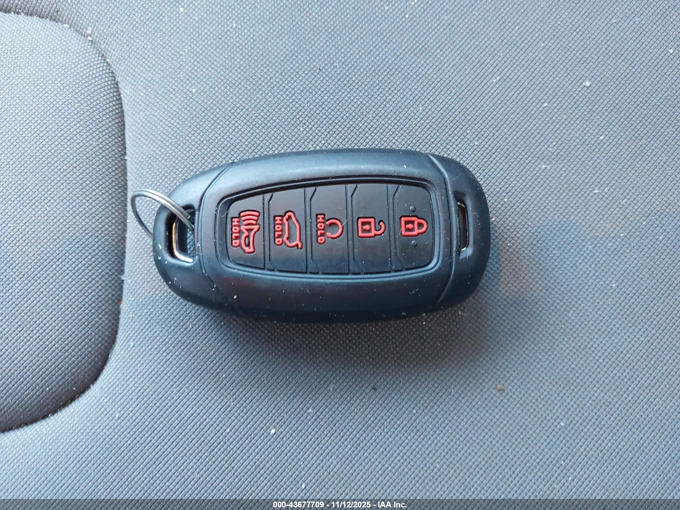 HYUNDAI ELANTRA image 11