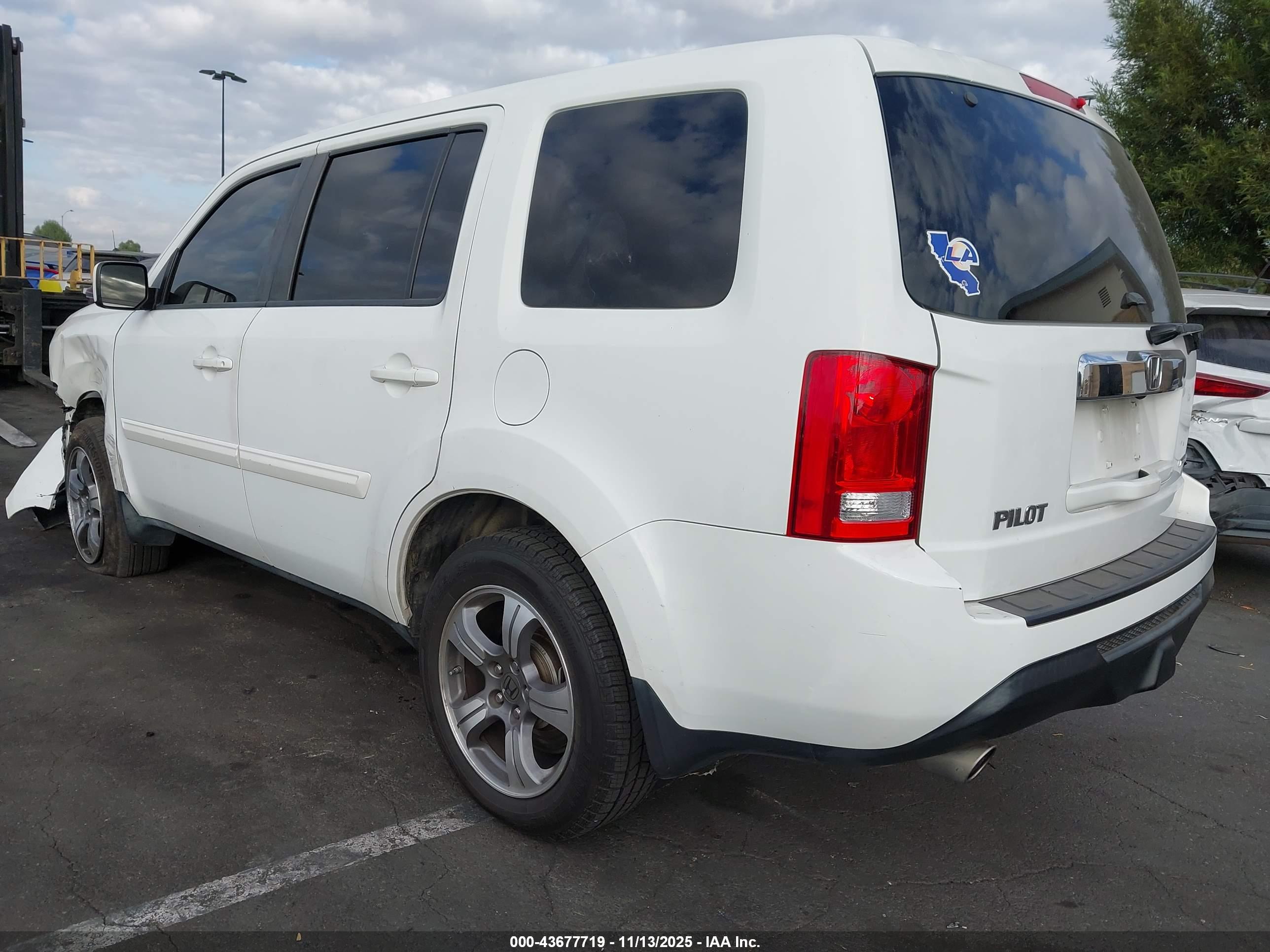 HONDA PILOT image 3