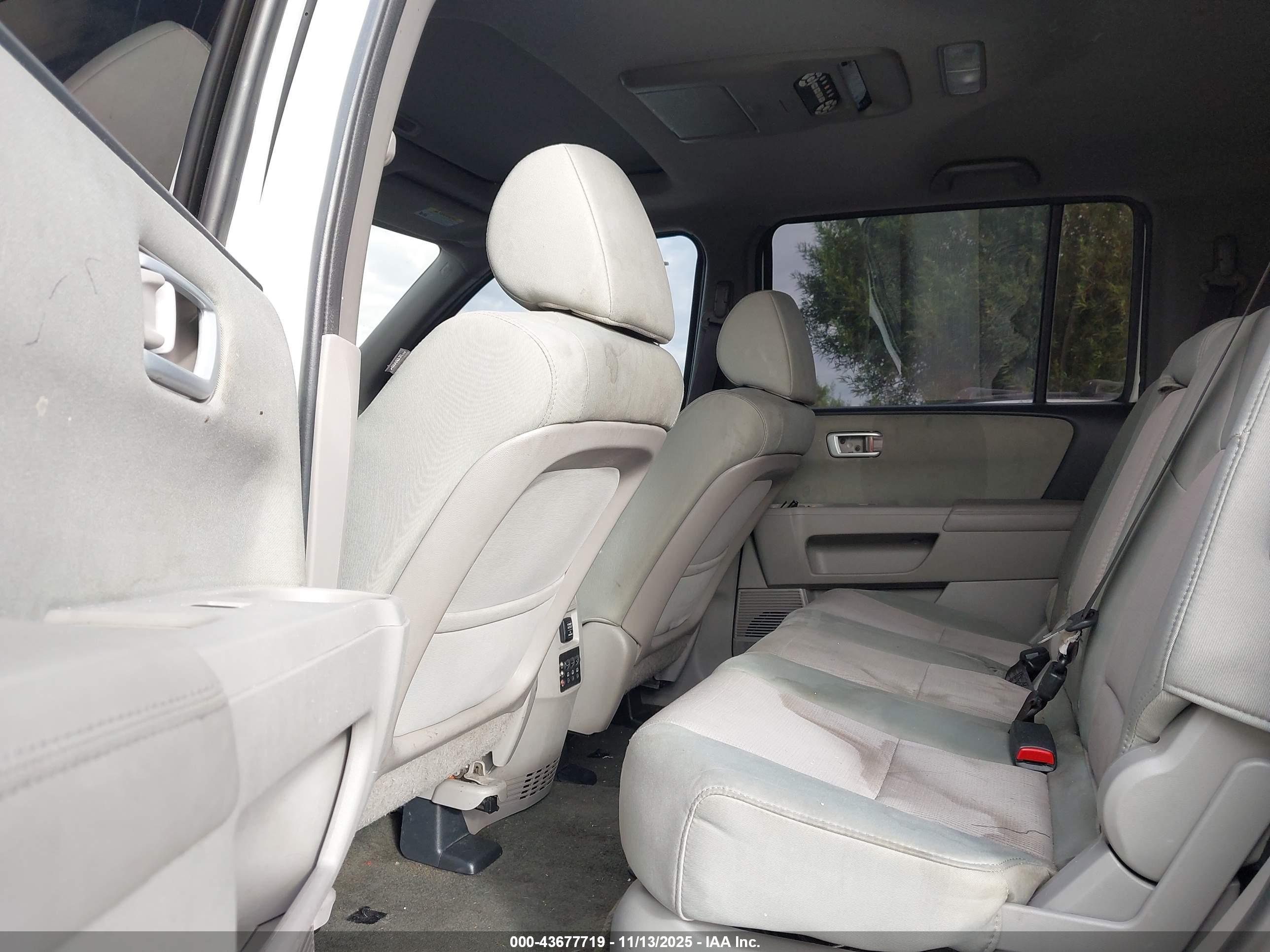 HONDA PILOT image 8