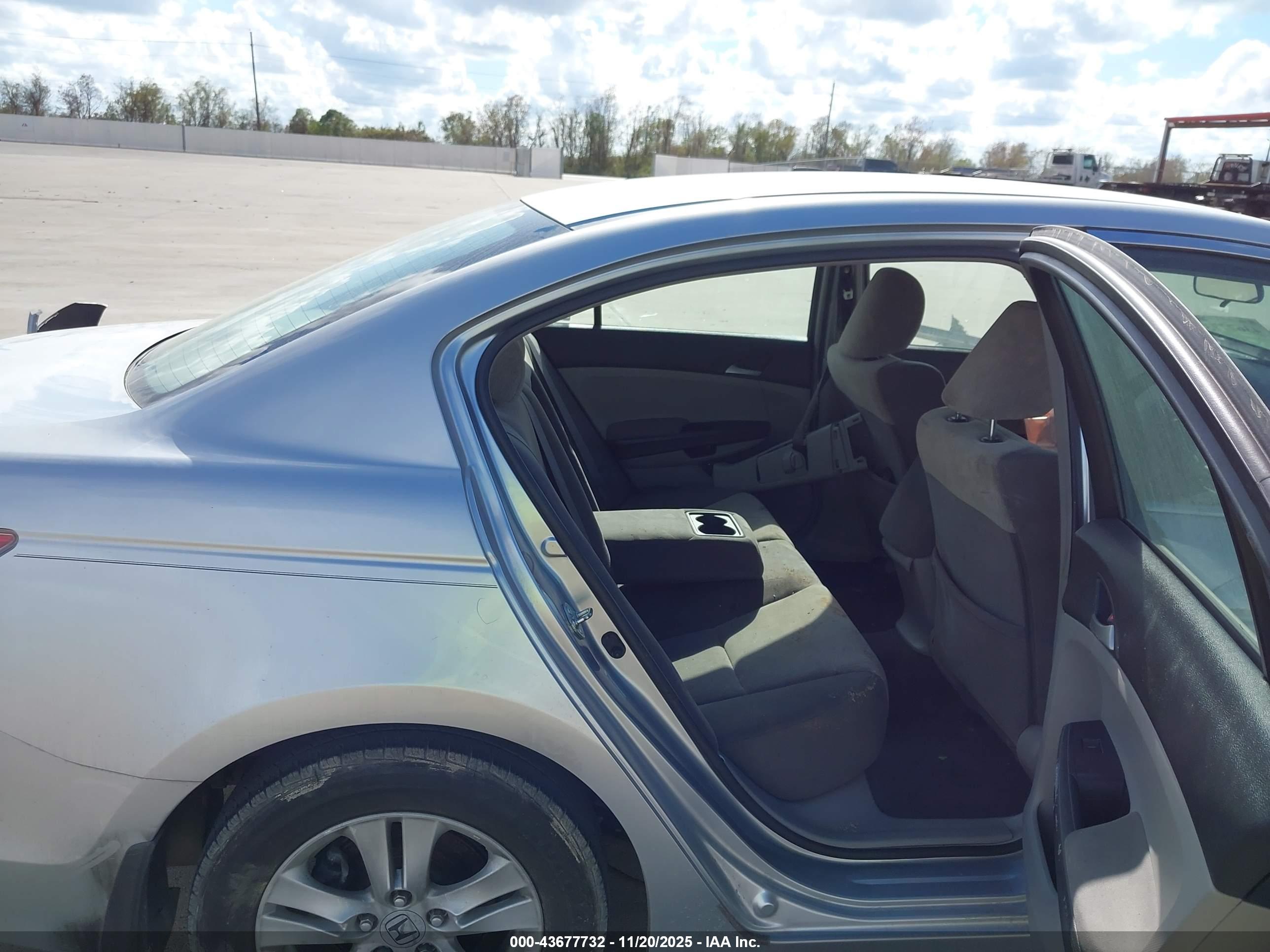 HONDA ACCORD image 8