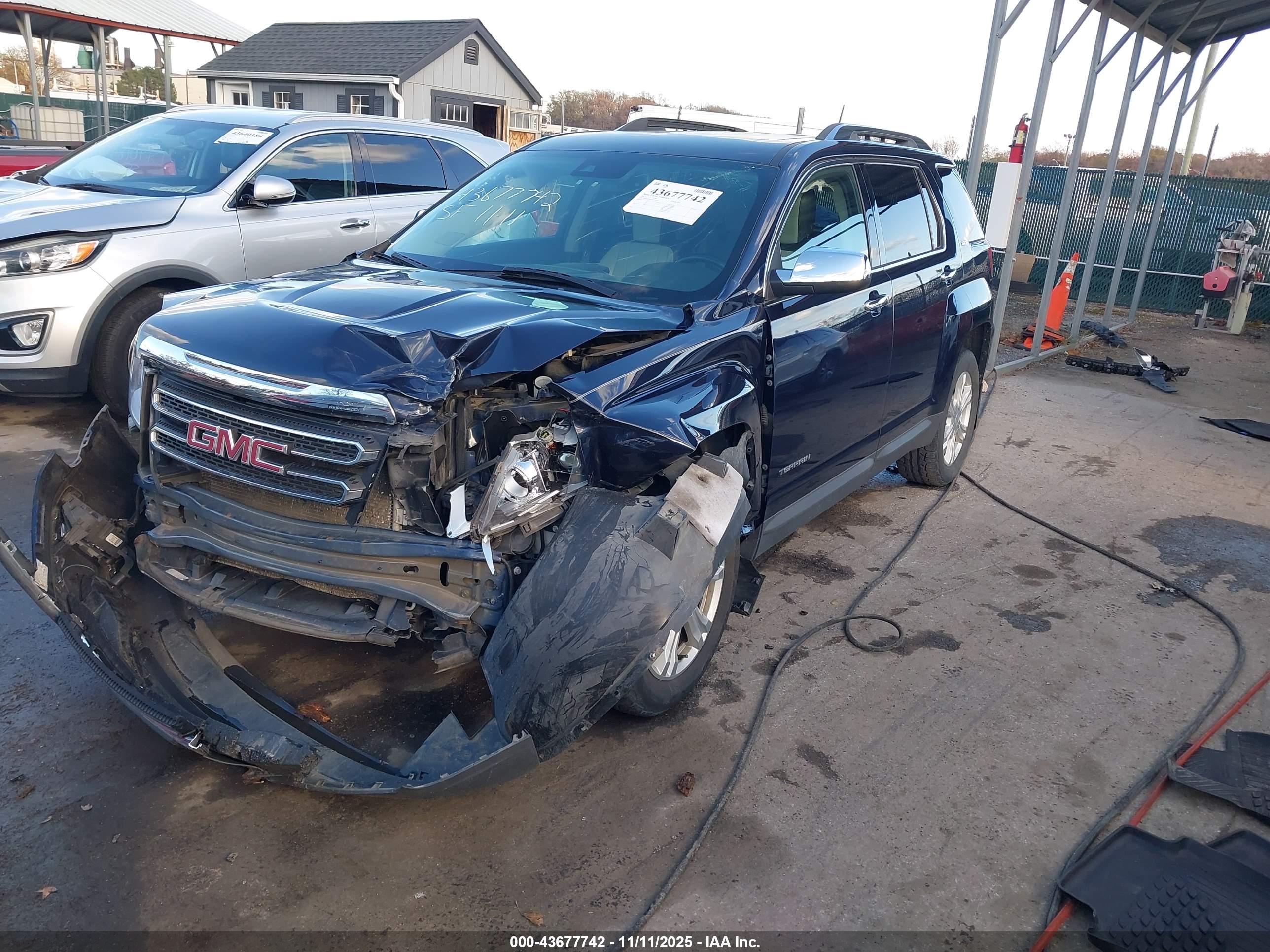 GMC TERRAIN image 2