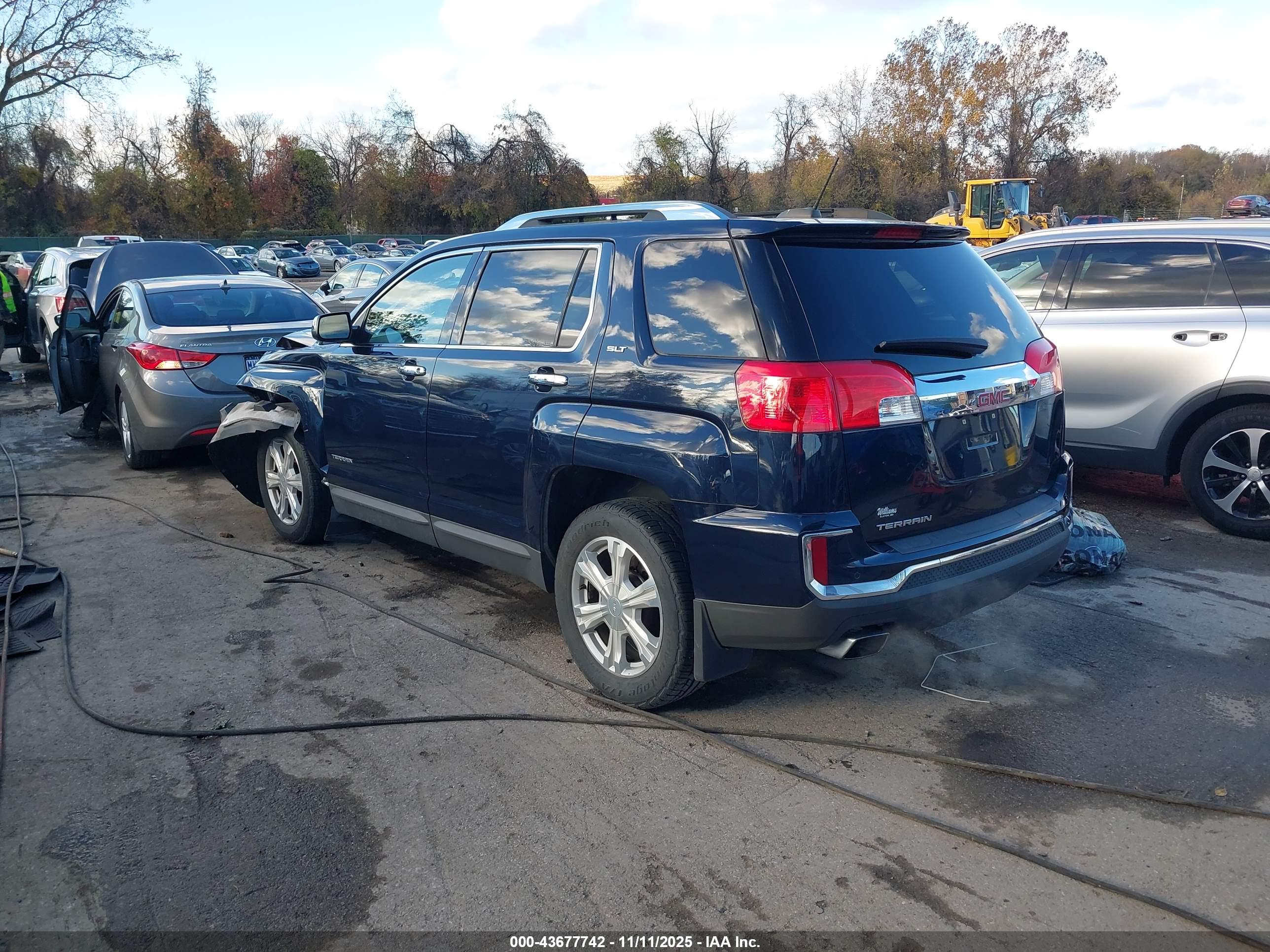 GMC TERRAIN image 3