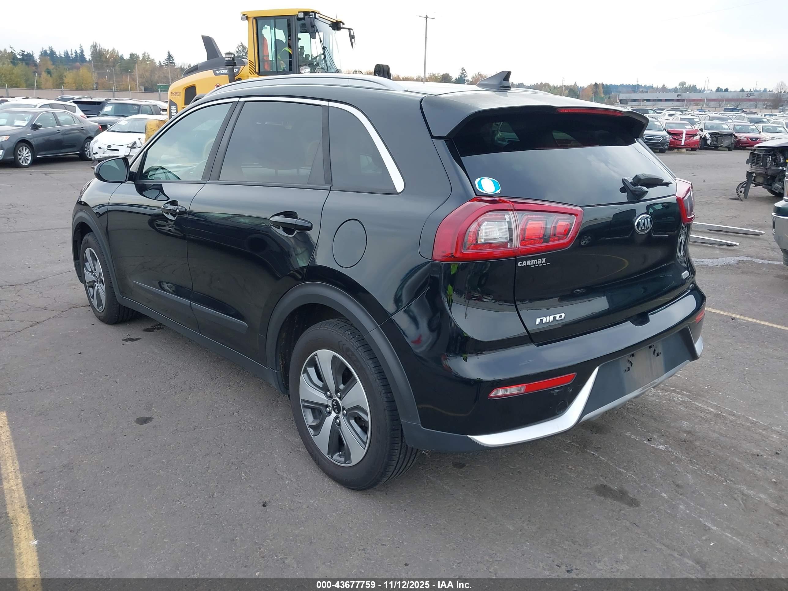 KIA NIRO image 3