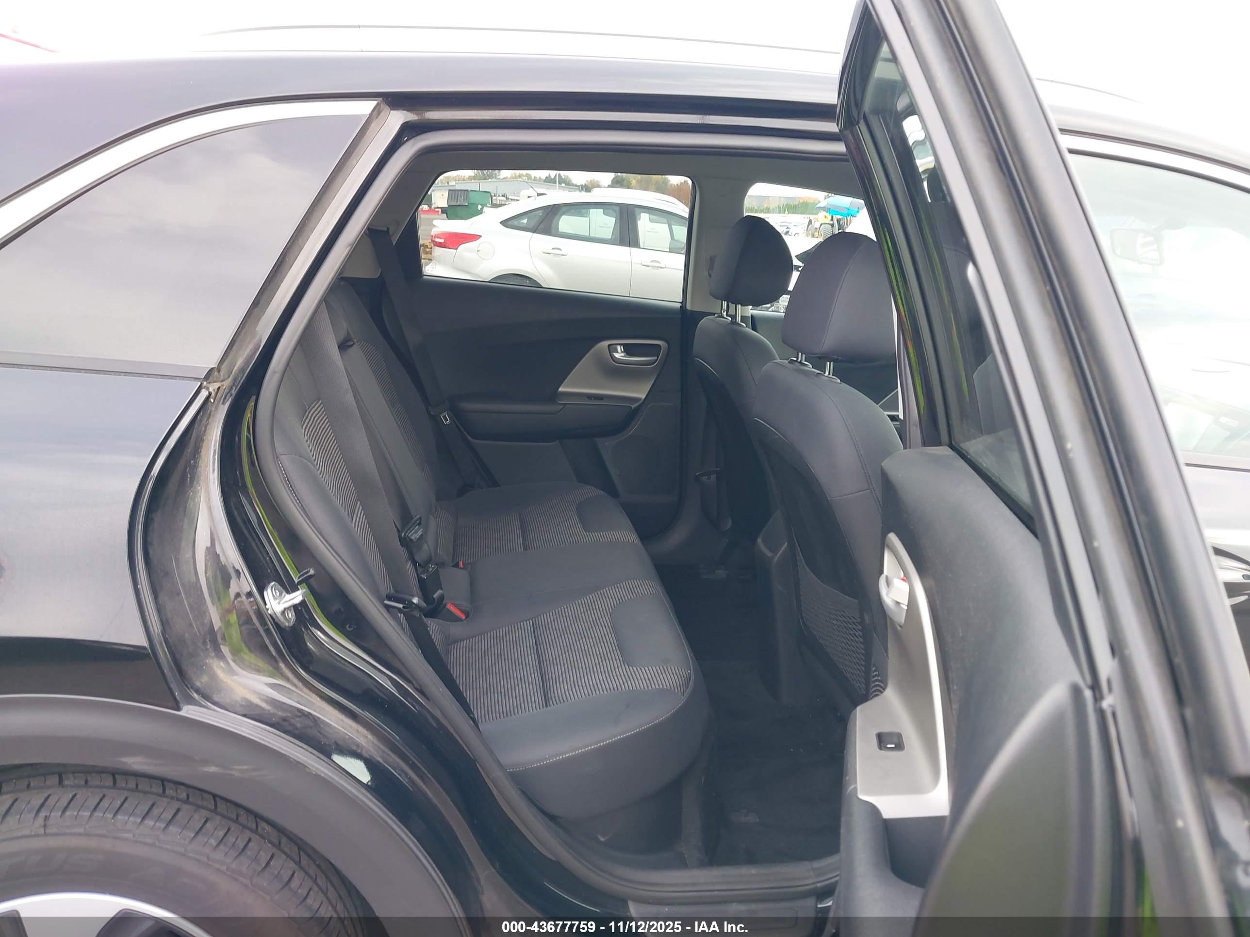KIA NIRO image 8