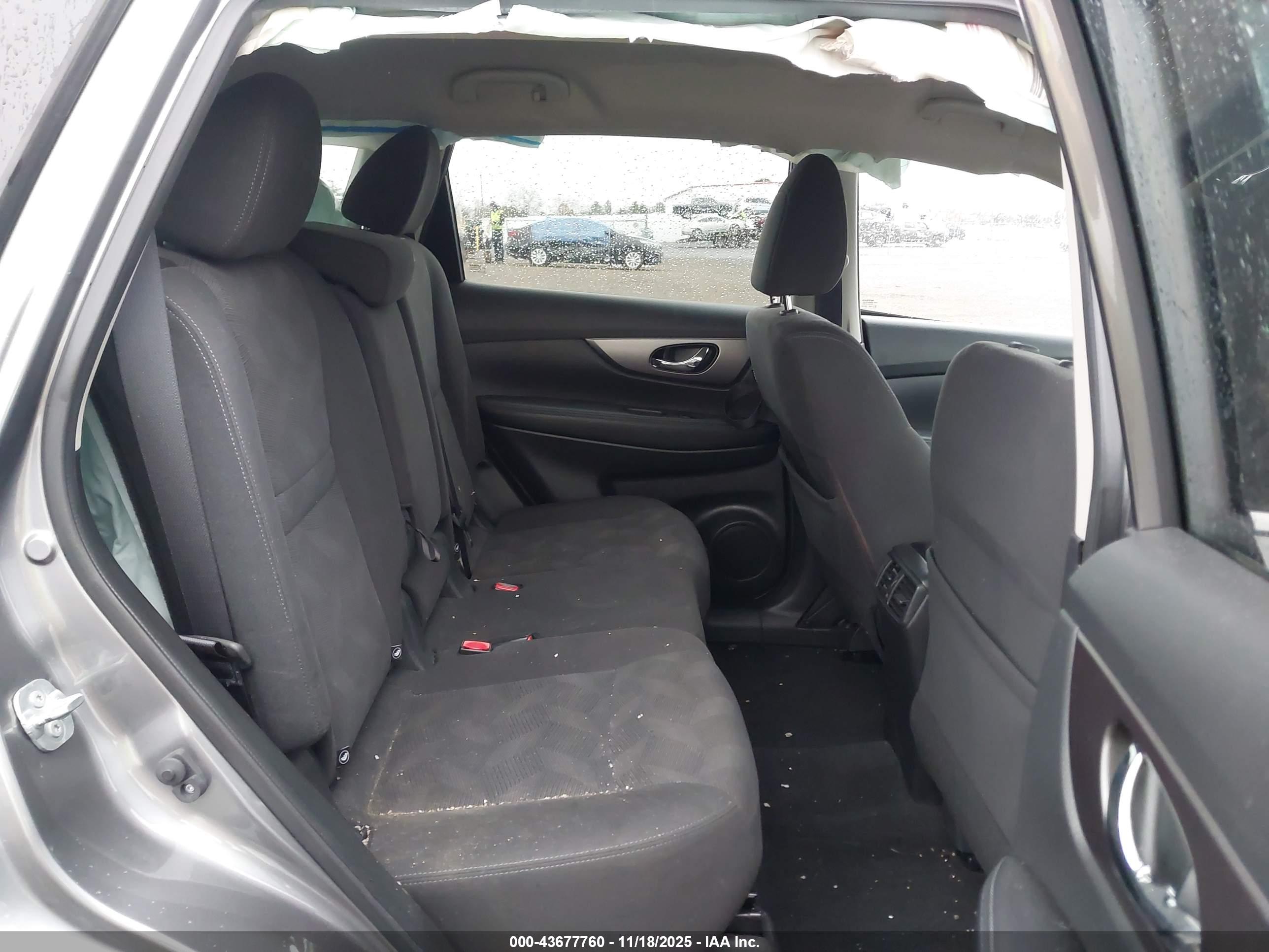 NISSAN ROGUE image 8