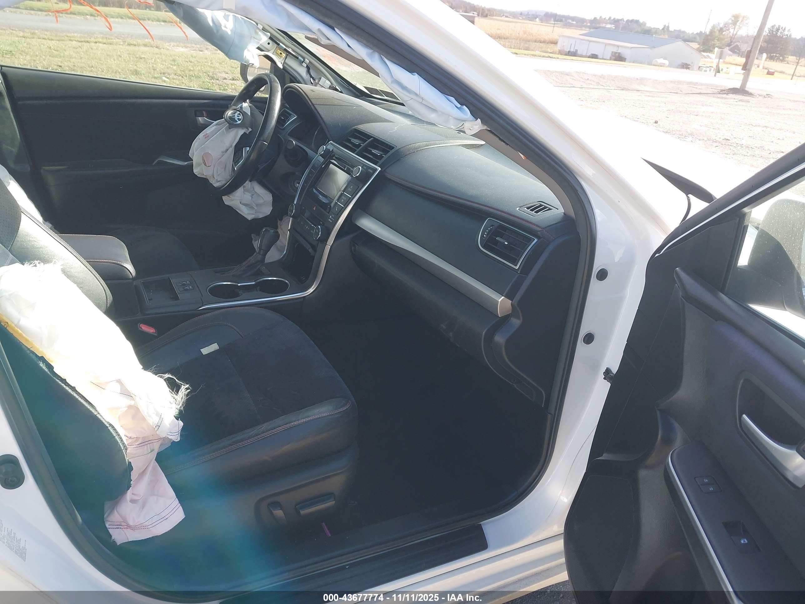TOYOTA CAMRY image 5