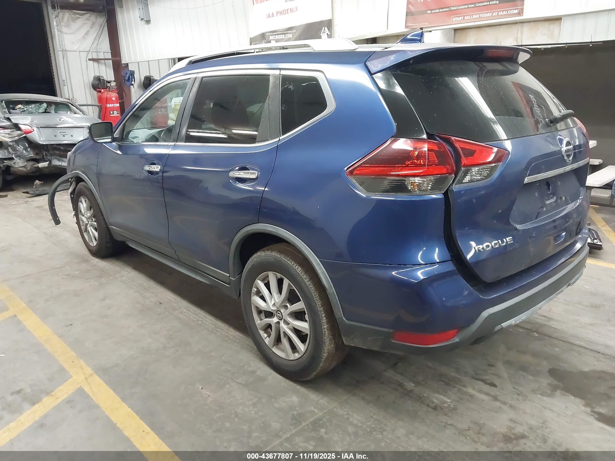 NISSAN ROGUE image 3