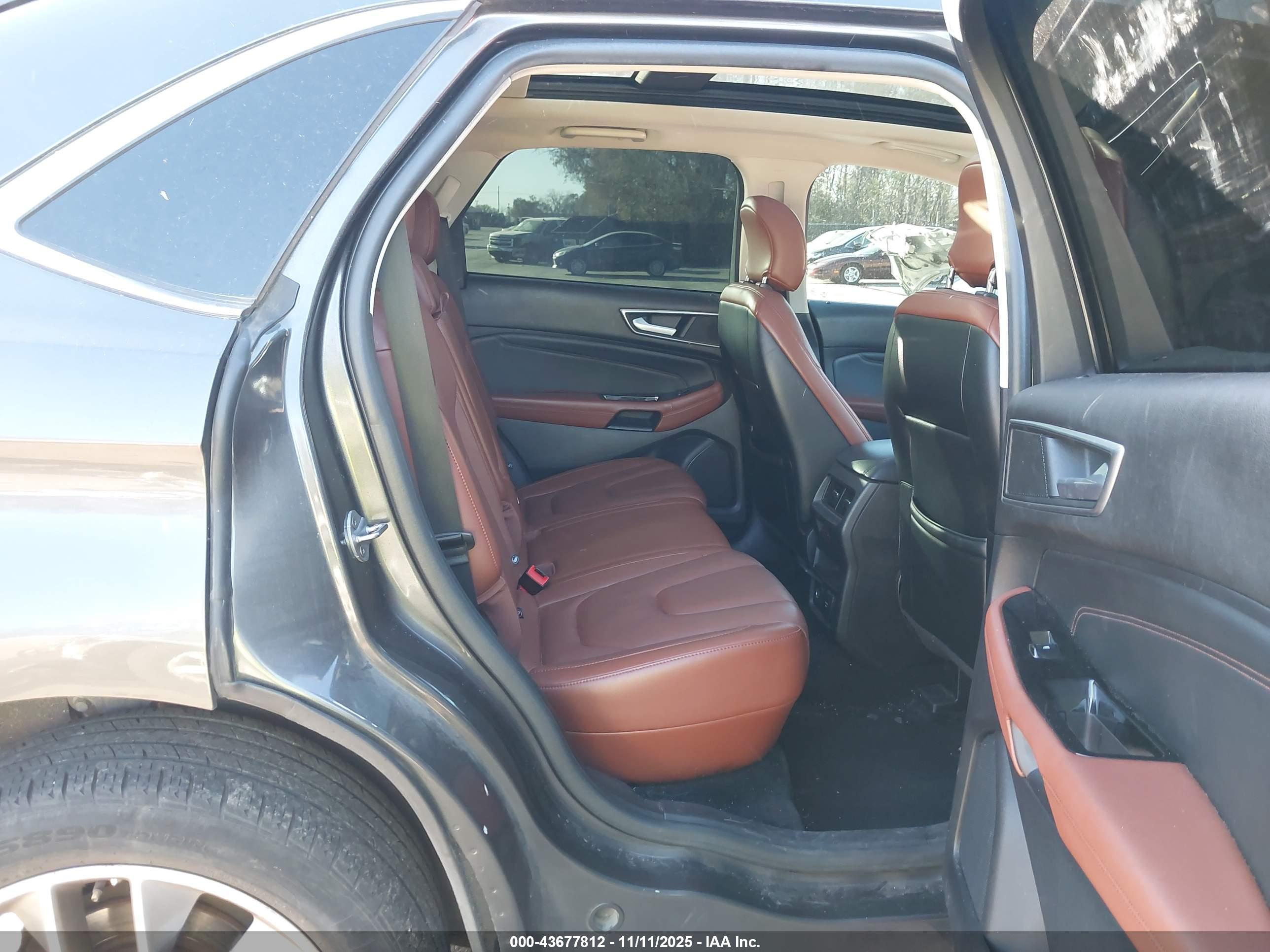 FORD EDGE image 8