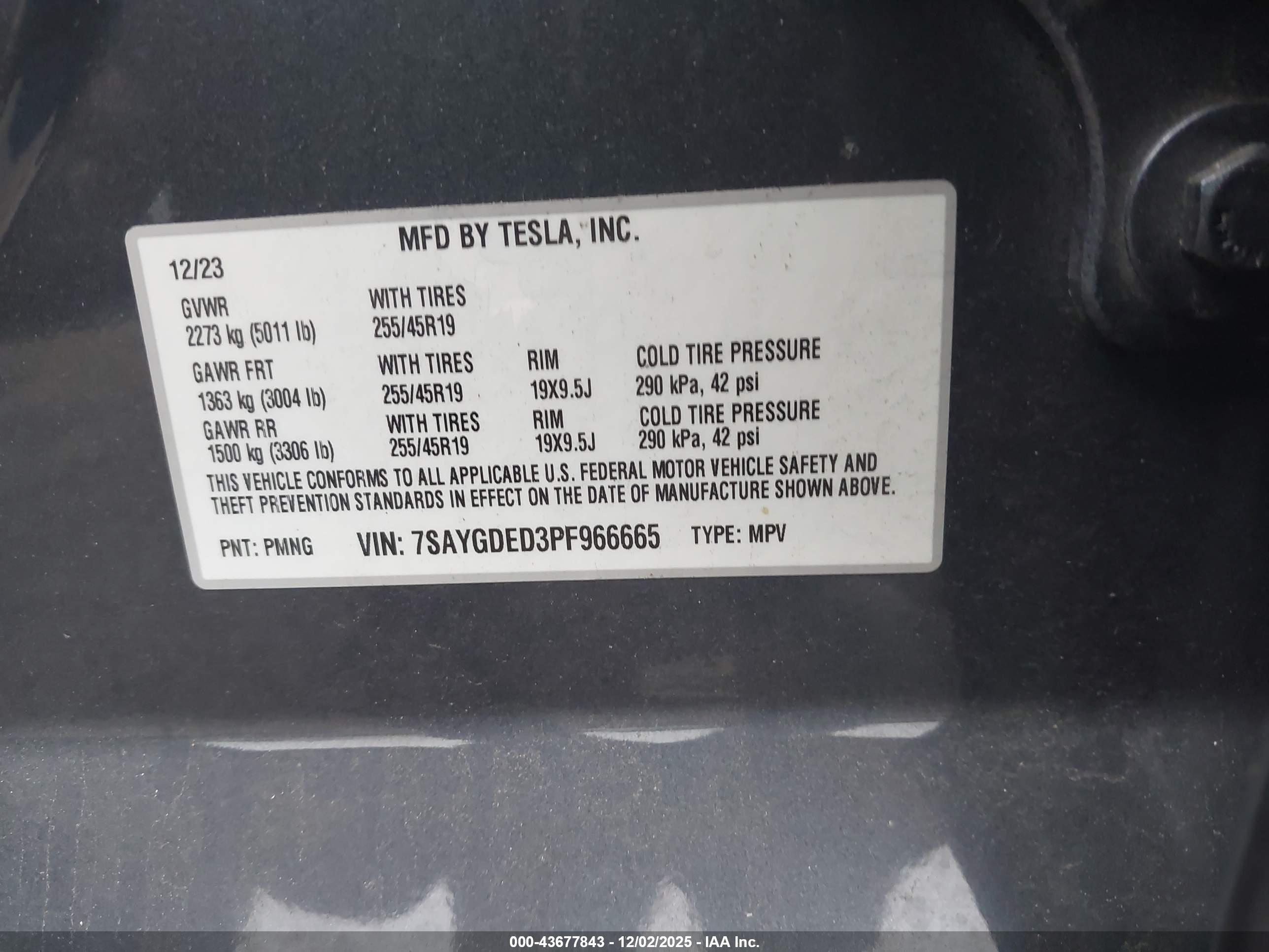 TESLA MODEL image 9