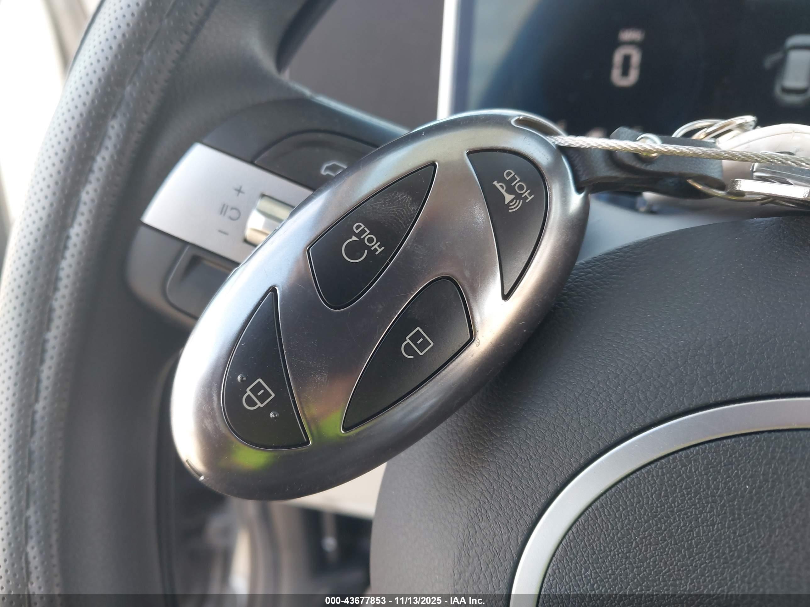 HYUNDAI TUCSON image 11