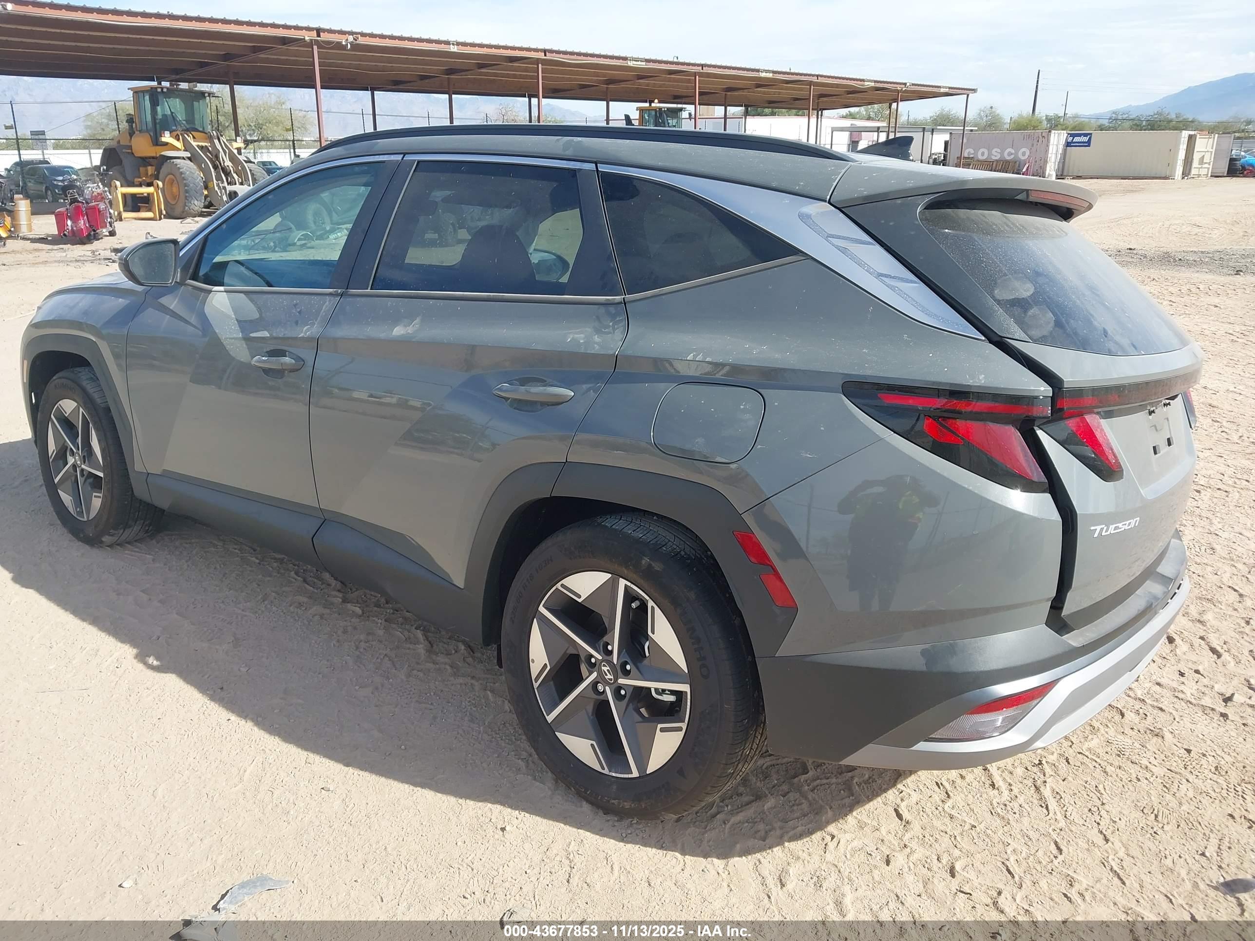 HYUNDAI TUCSON image 3