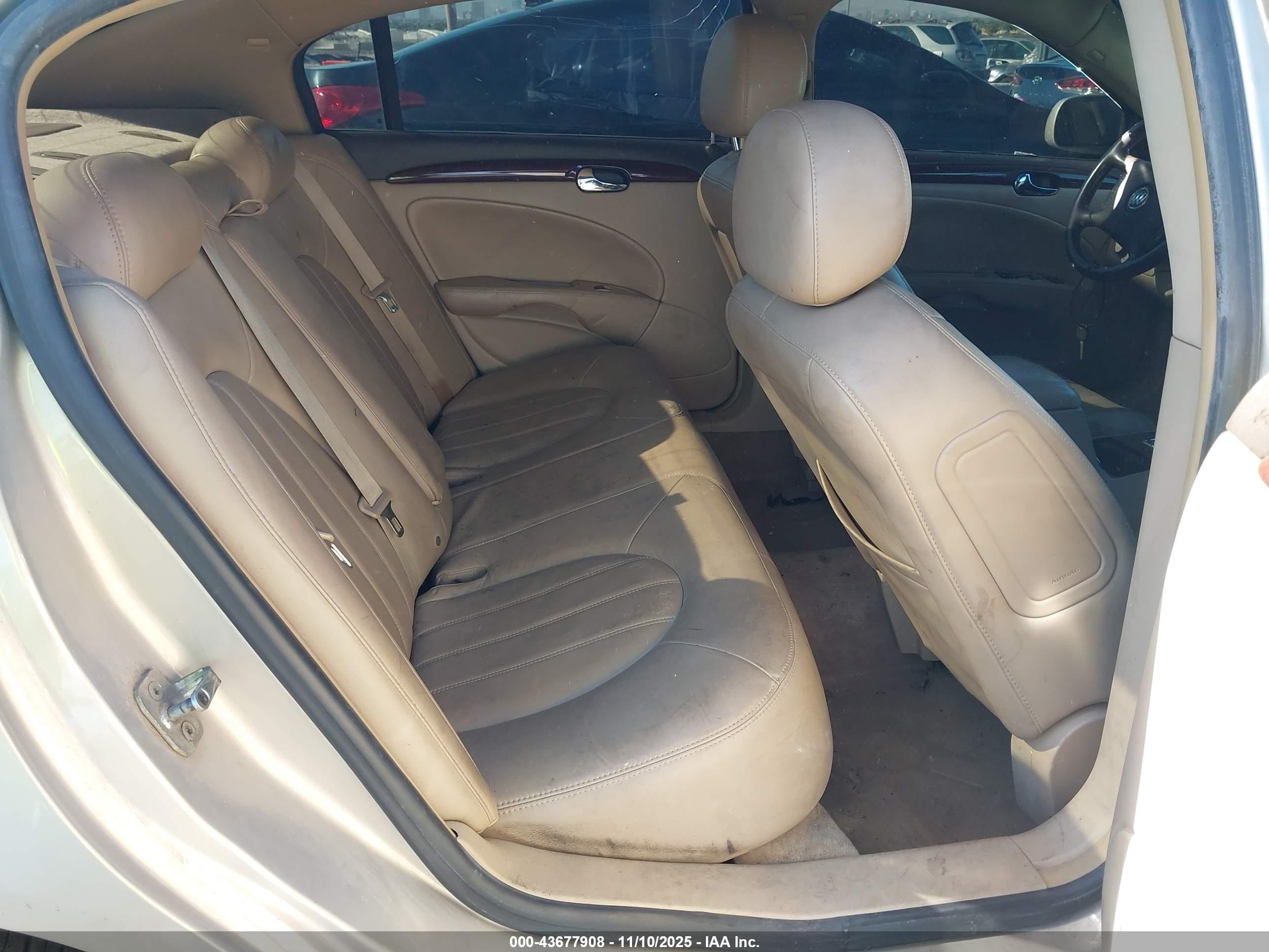 BUICK LUCERNE image 8