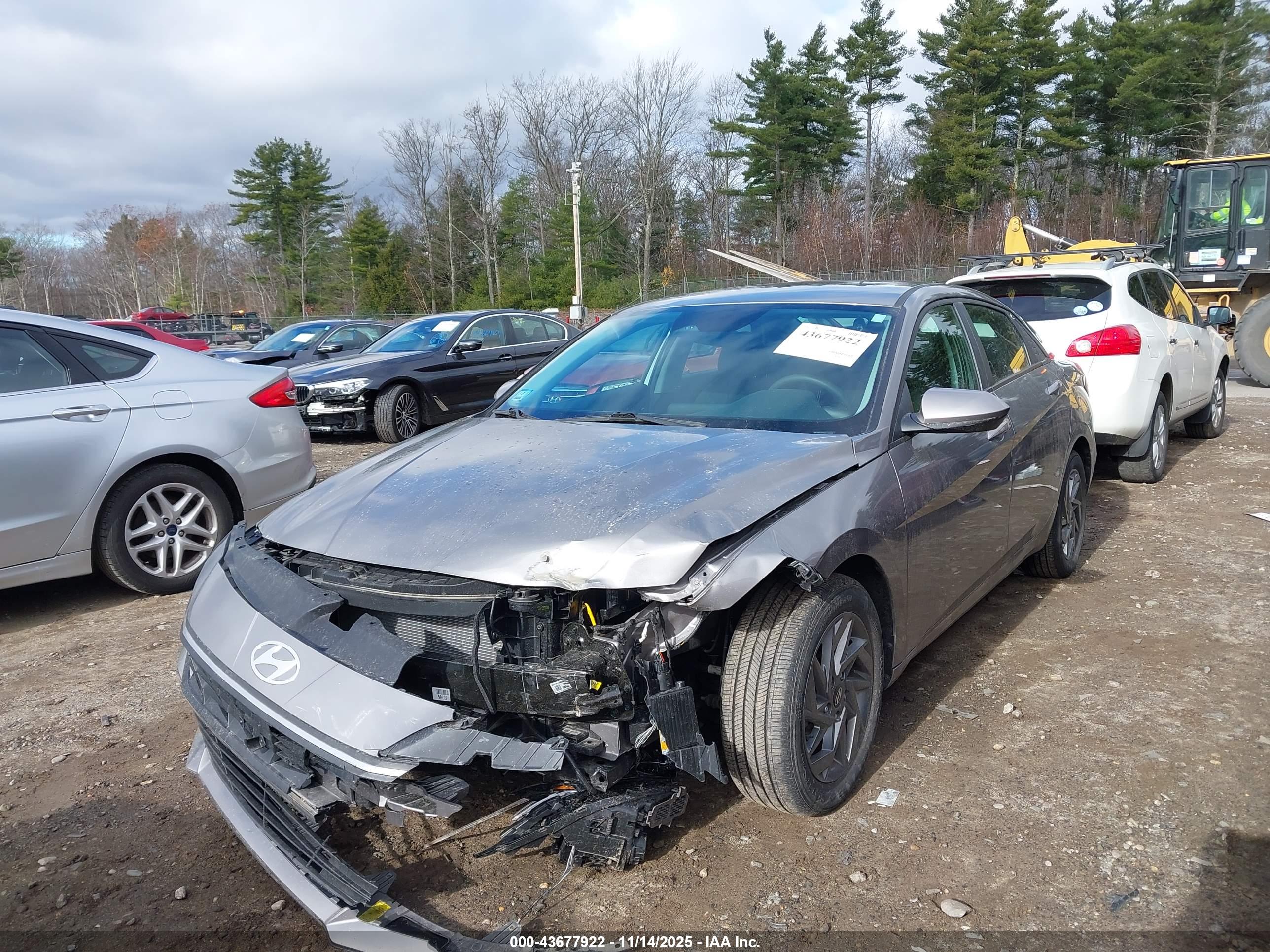 HYUNDAI ELANTRA image 2