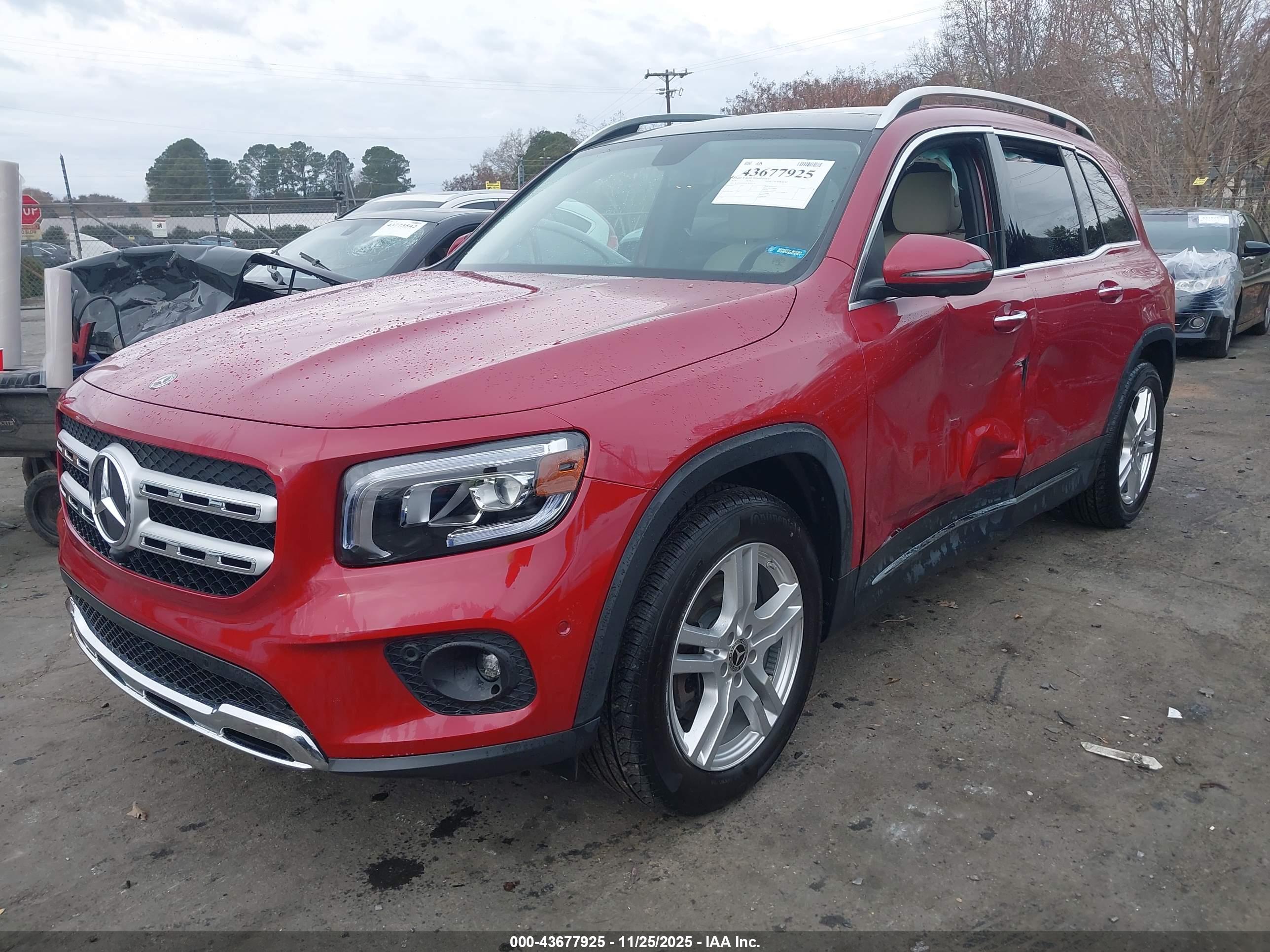 MERCEDES-BENZ GLB image 2
