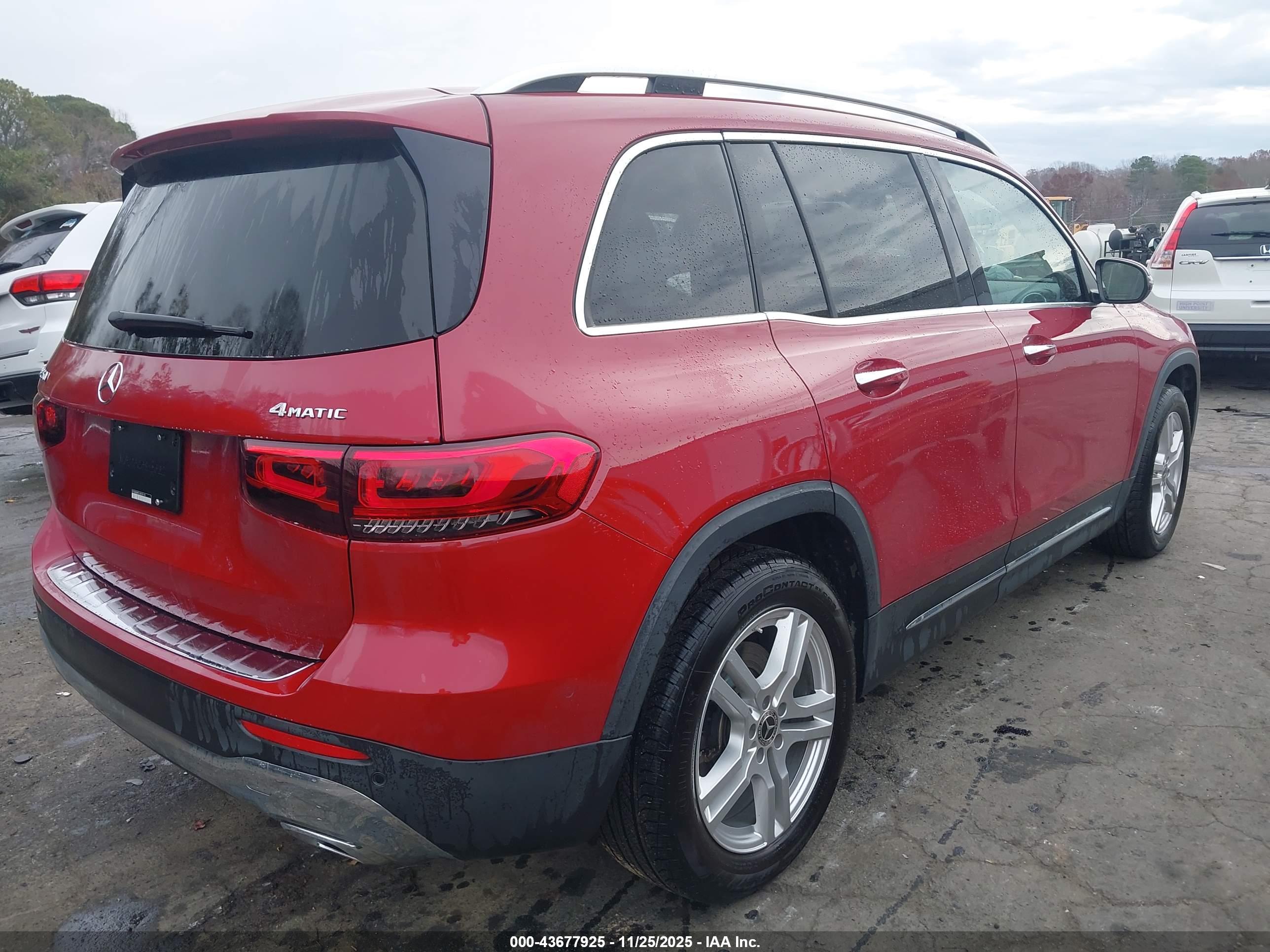 MERCEDES-BENZ GLB image 4