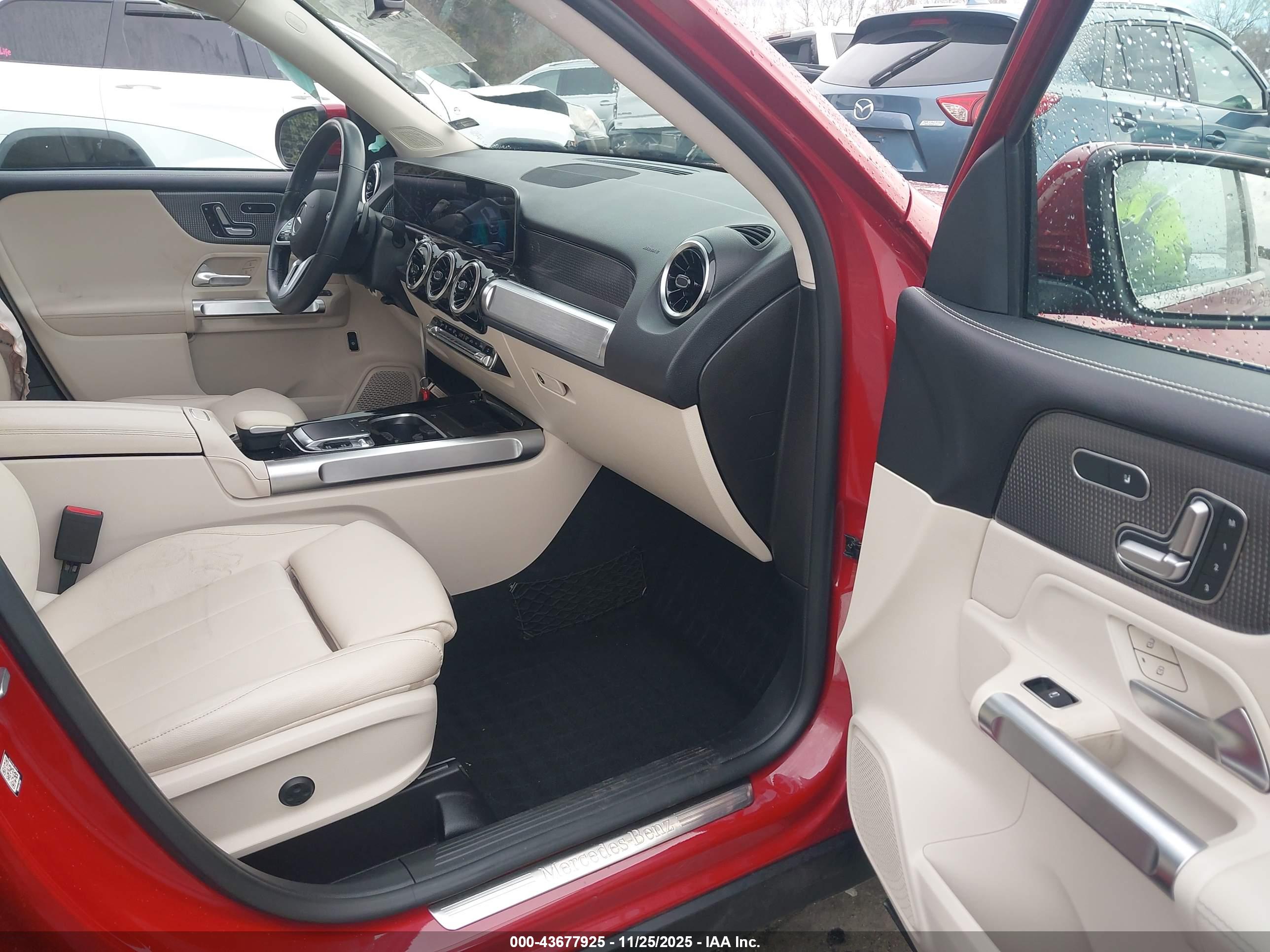 MERCEDES-BENZ GLB image 5