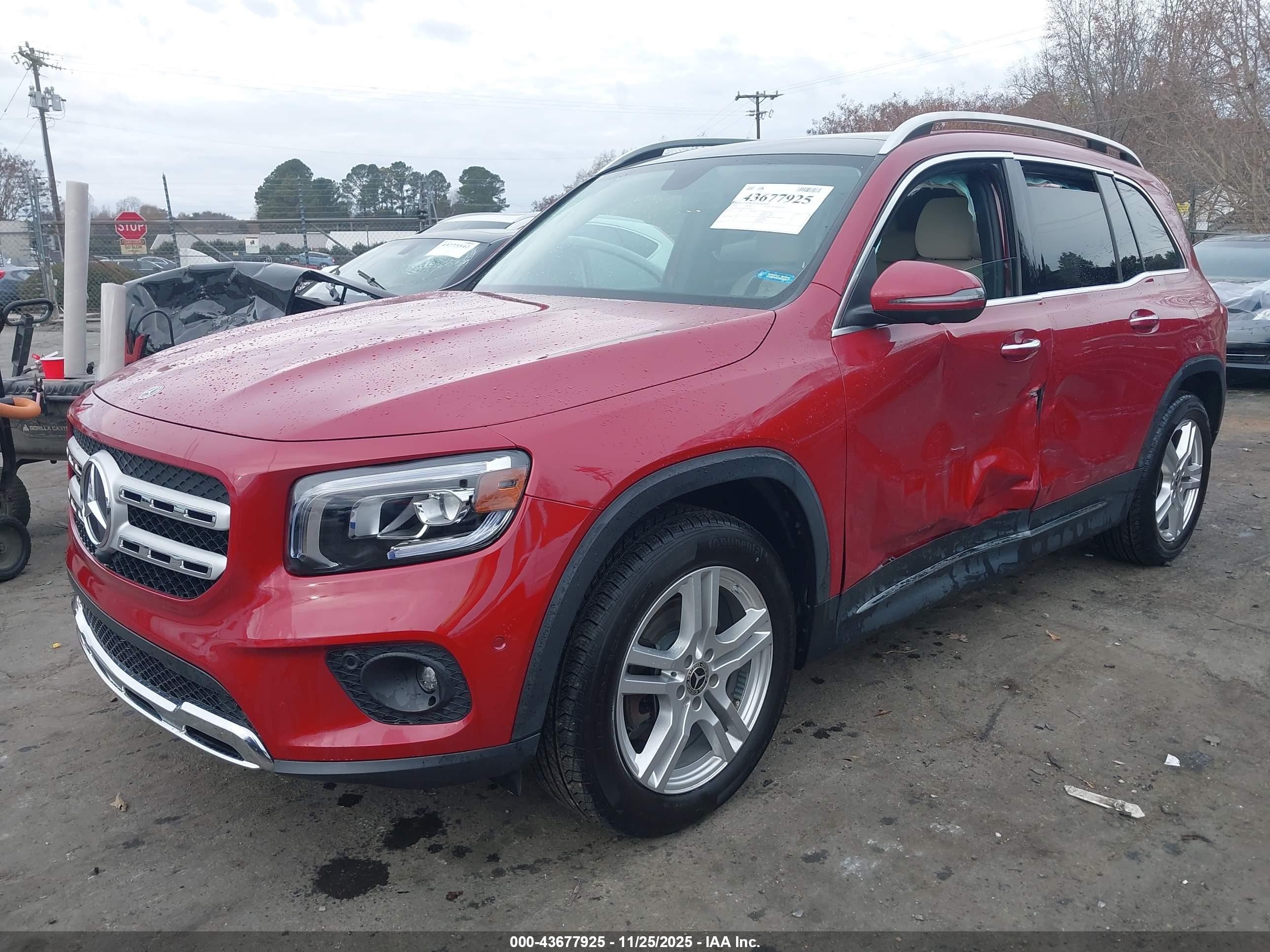 MERCEDES-BENZ GLB image 6