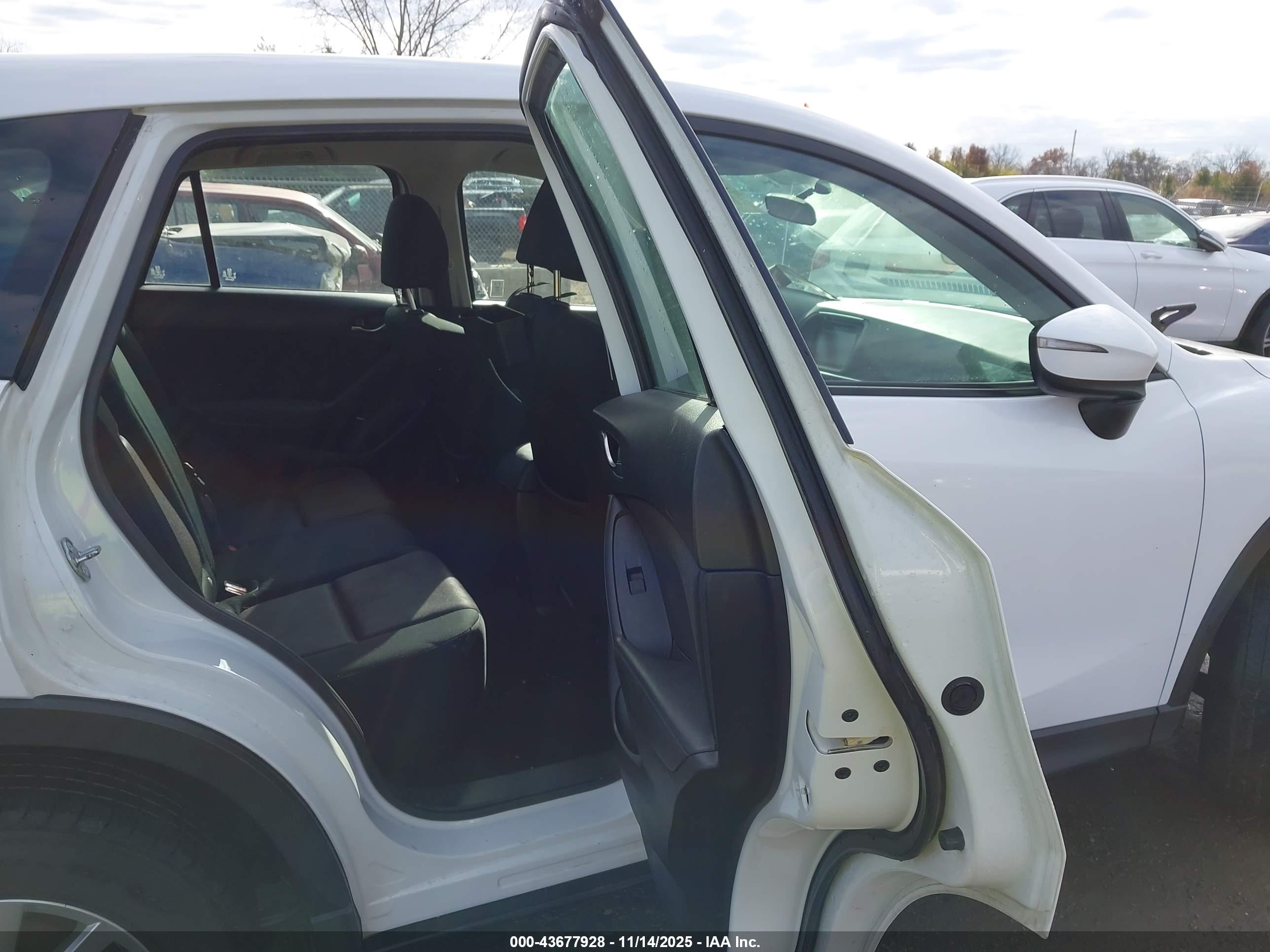 MAZDA CX-5 image 8