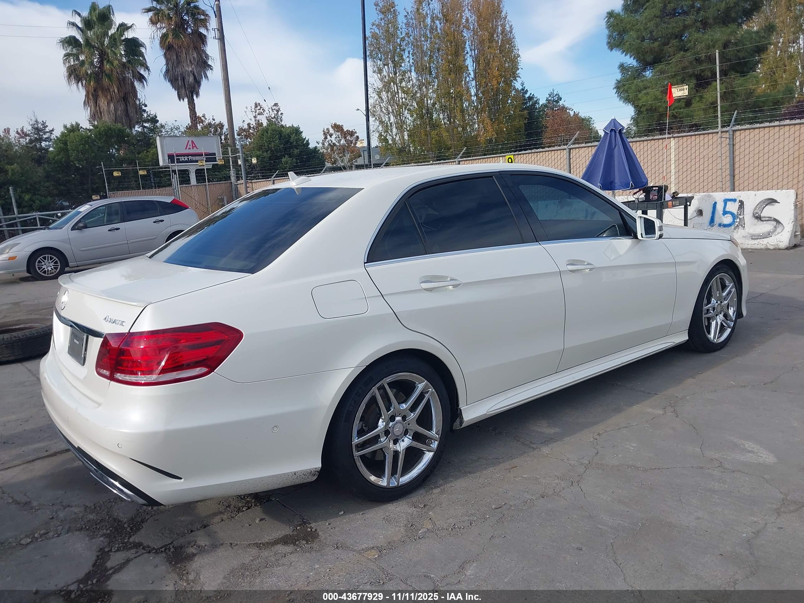 MERCEDES-BENZ E image 4