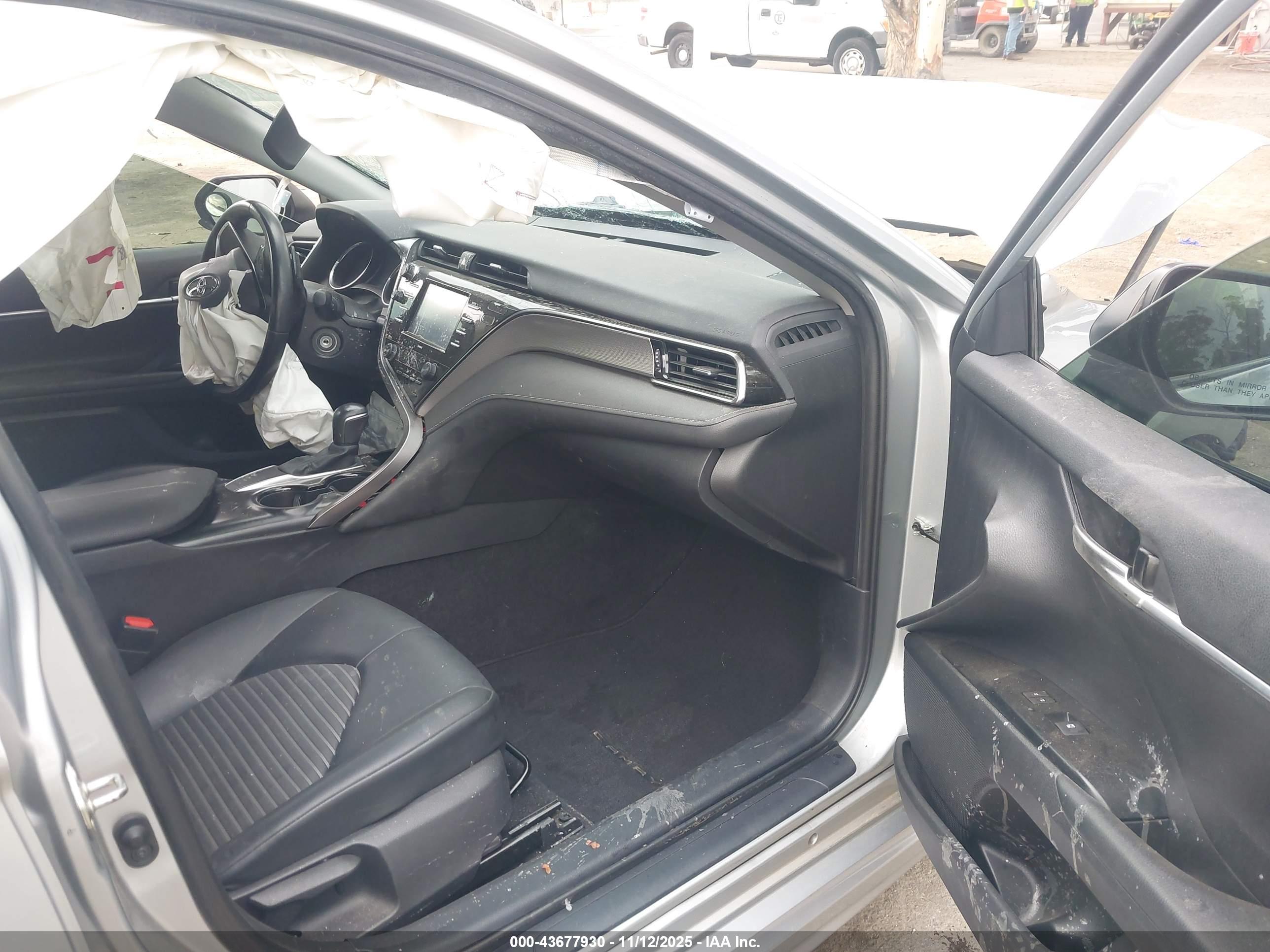 TOYOTA CAMRY image 5