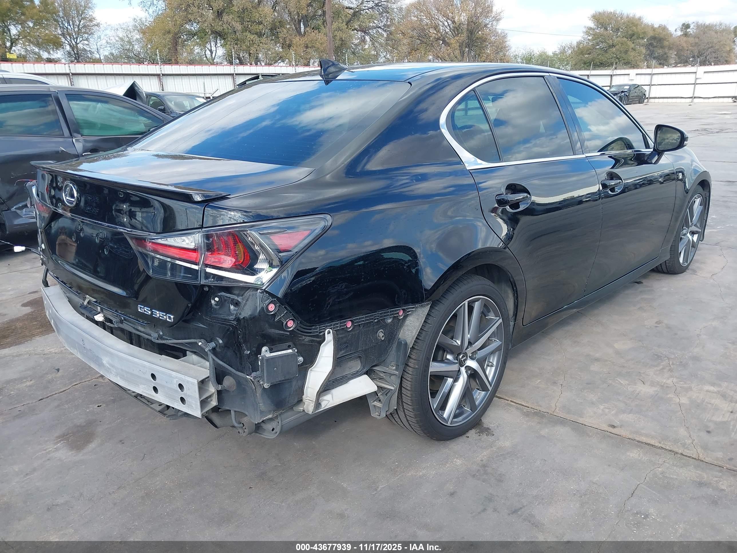 LEXUS GS image 4