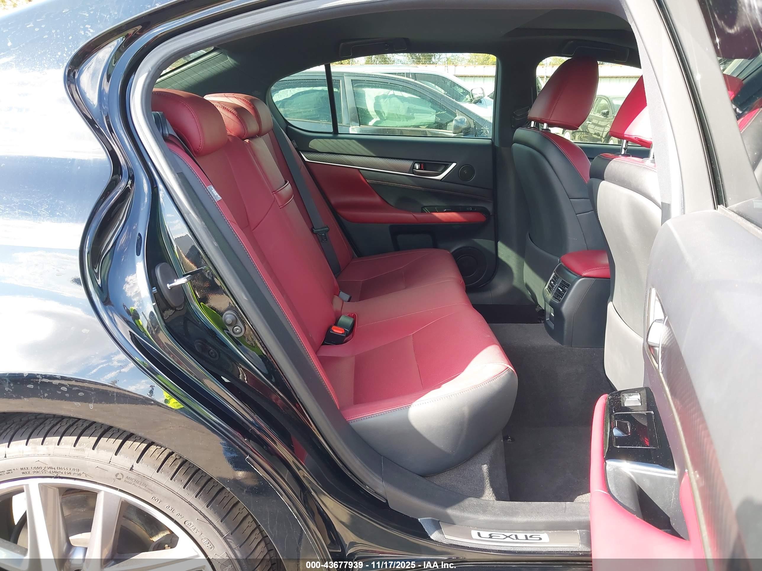 LEXUS GS image 8