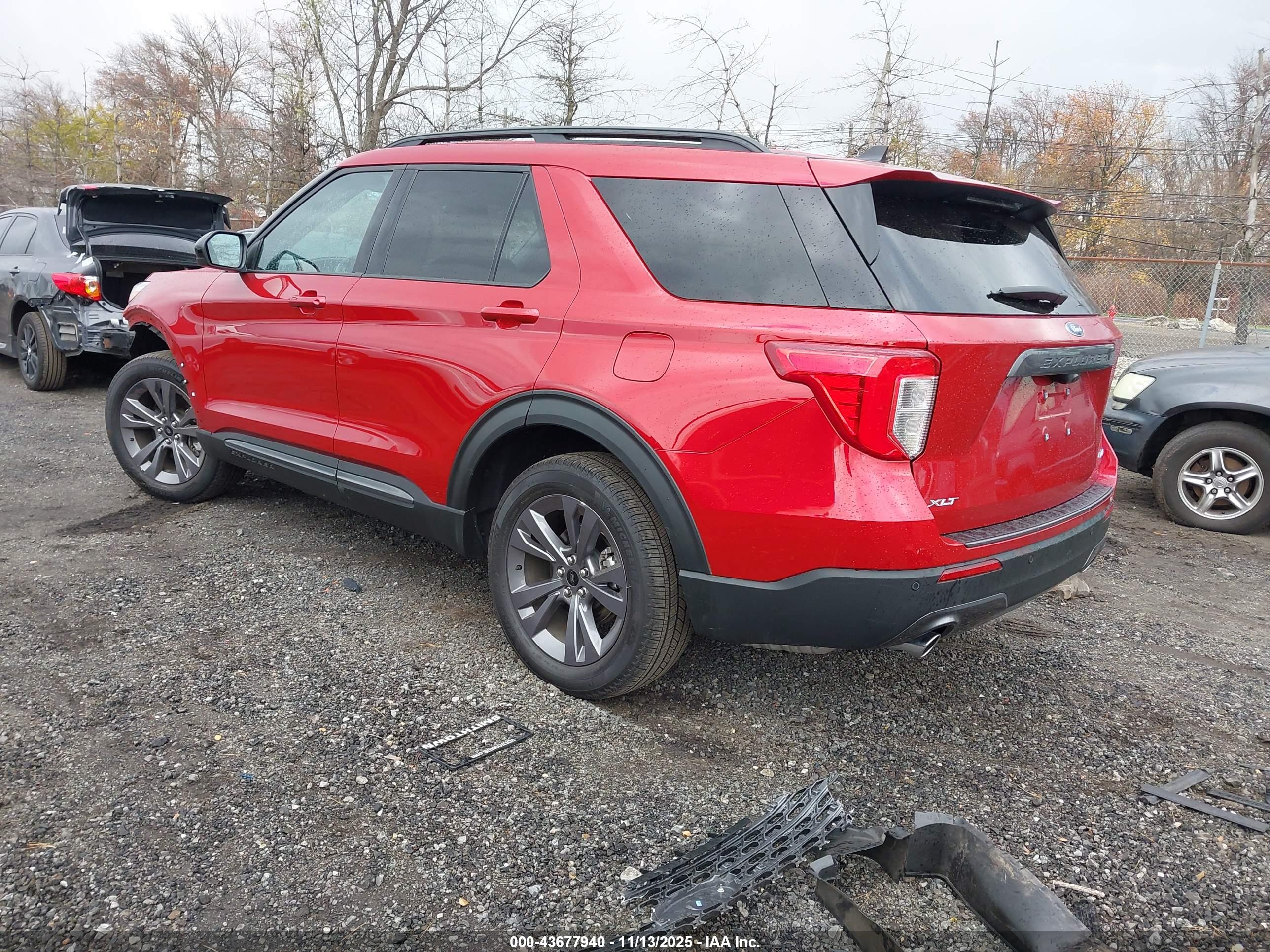 FORD EXPLORER image 3