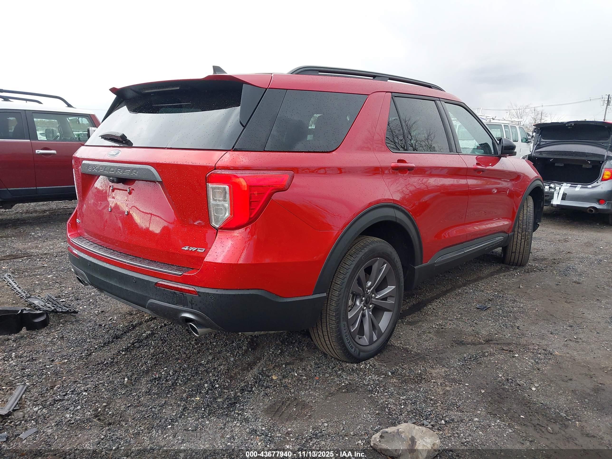 FORD EXPLORER image 4