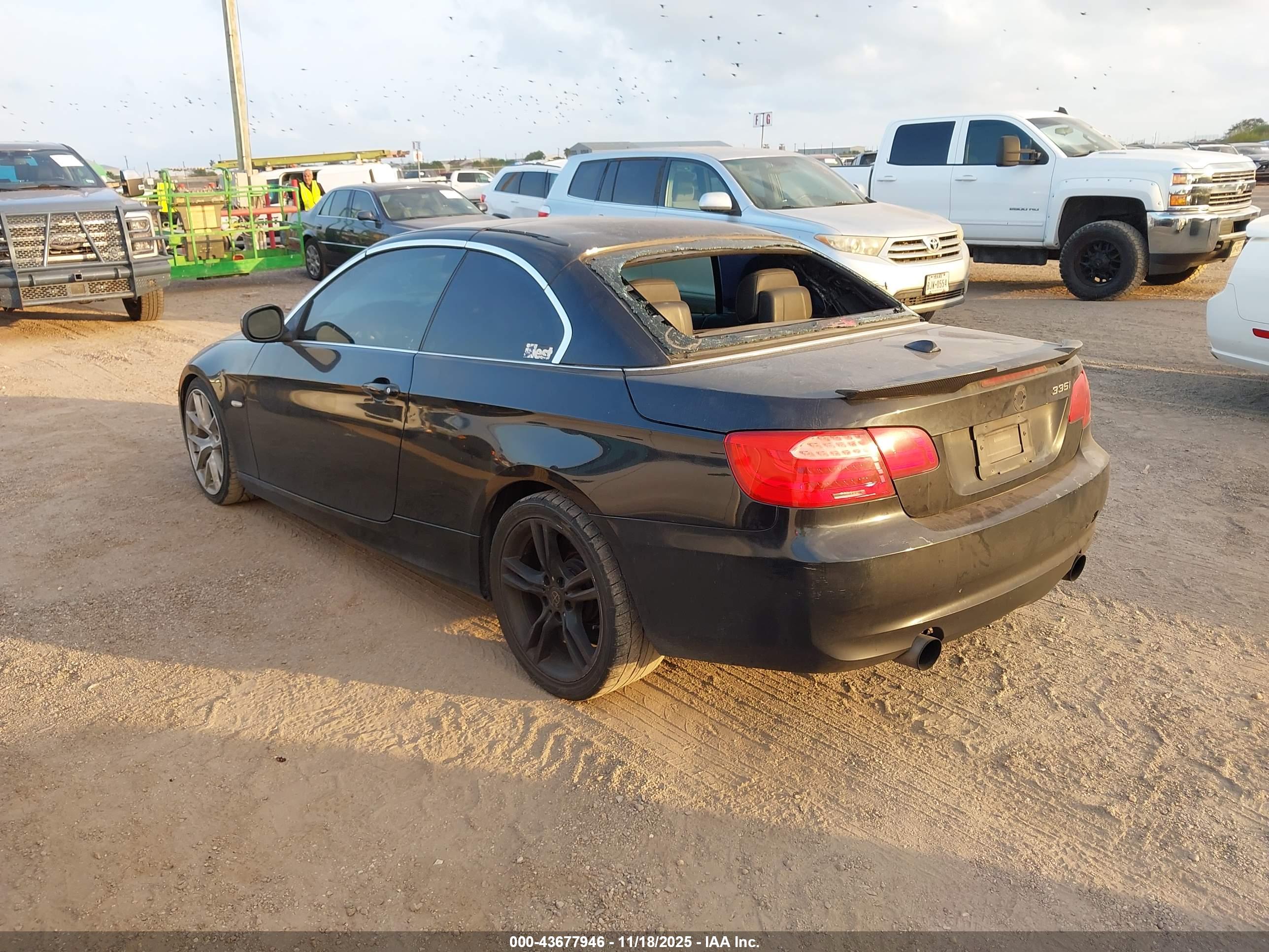 BMW 335I image 3