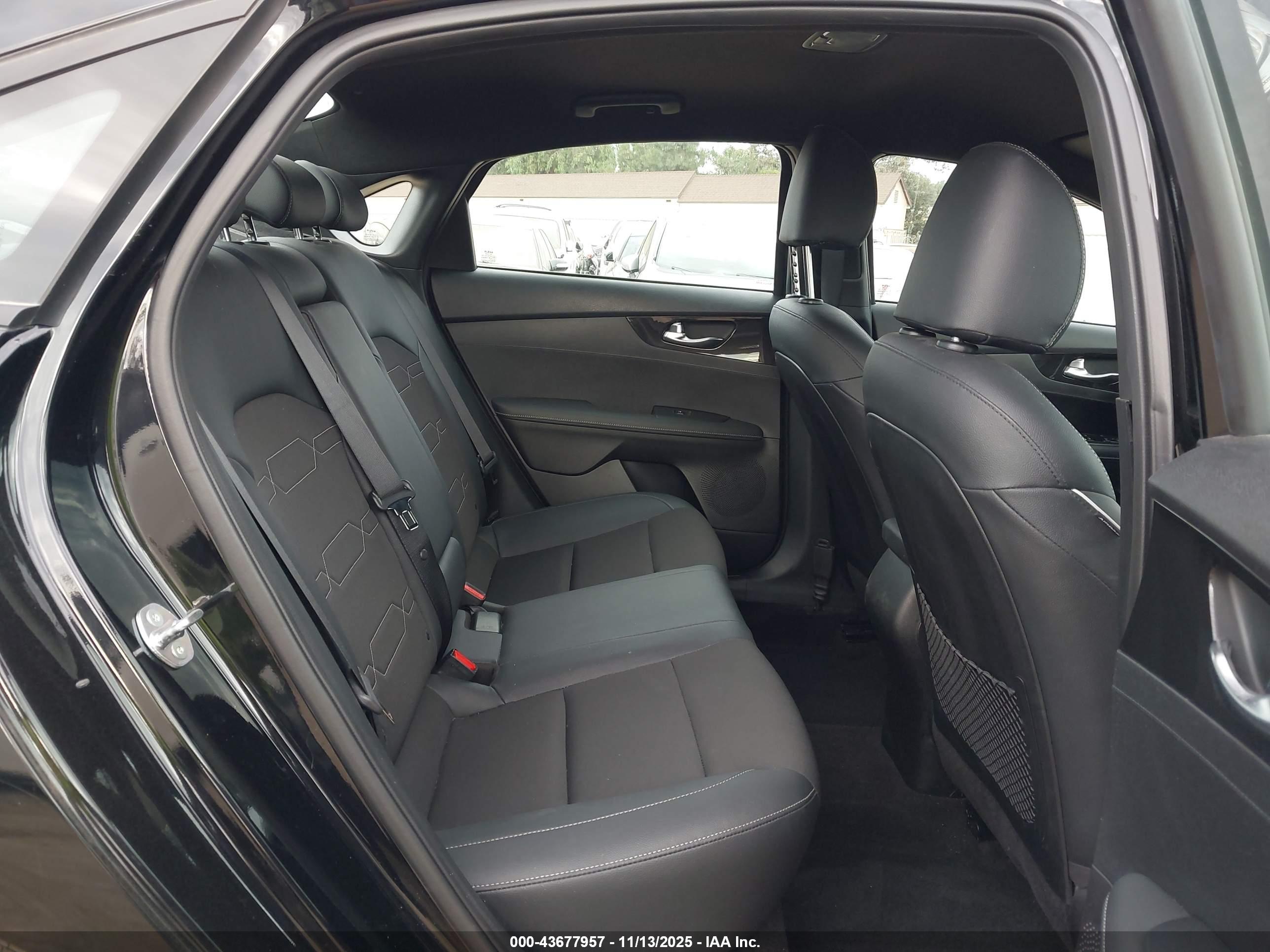 KIA FORTE image 8