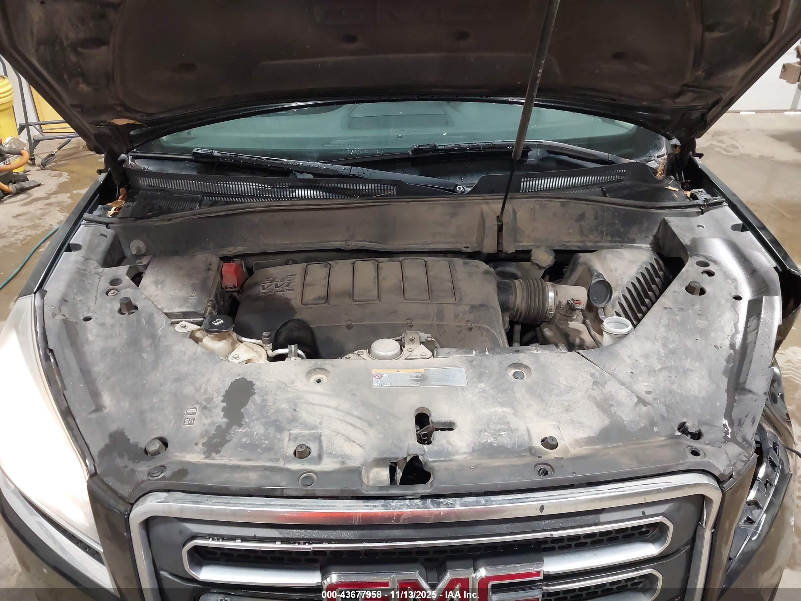 GMC ACADIA image 10