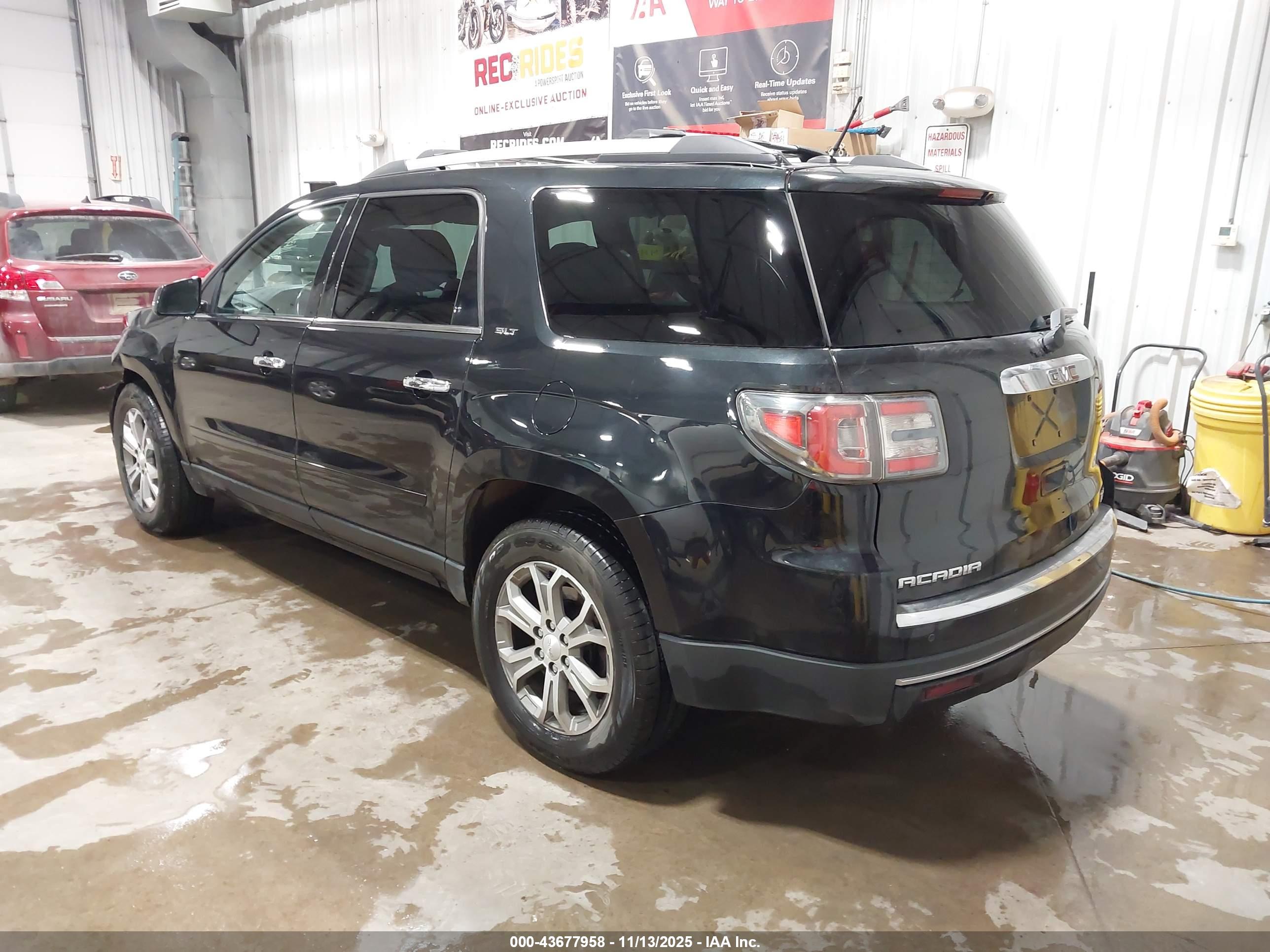 GMC ACADIA image 3