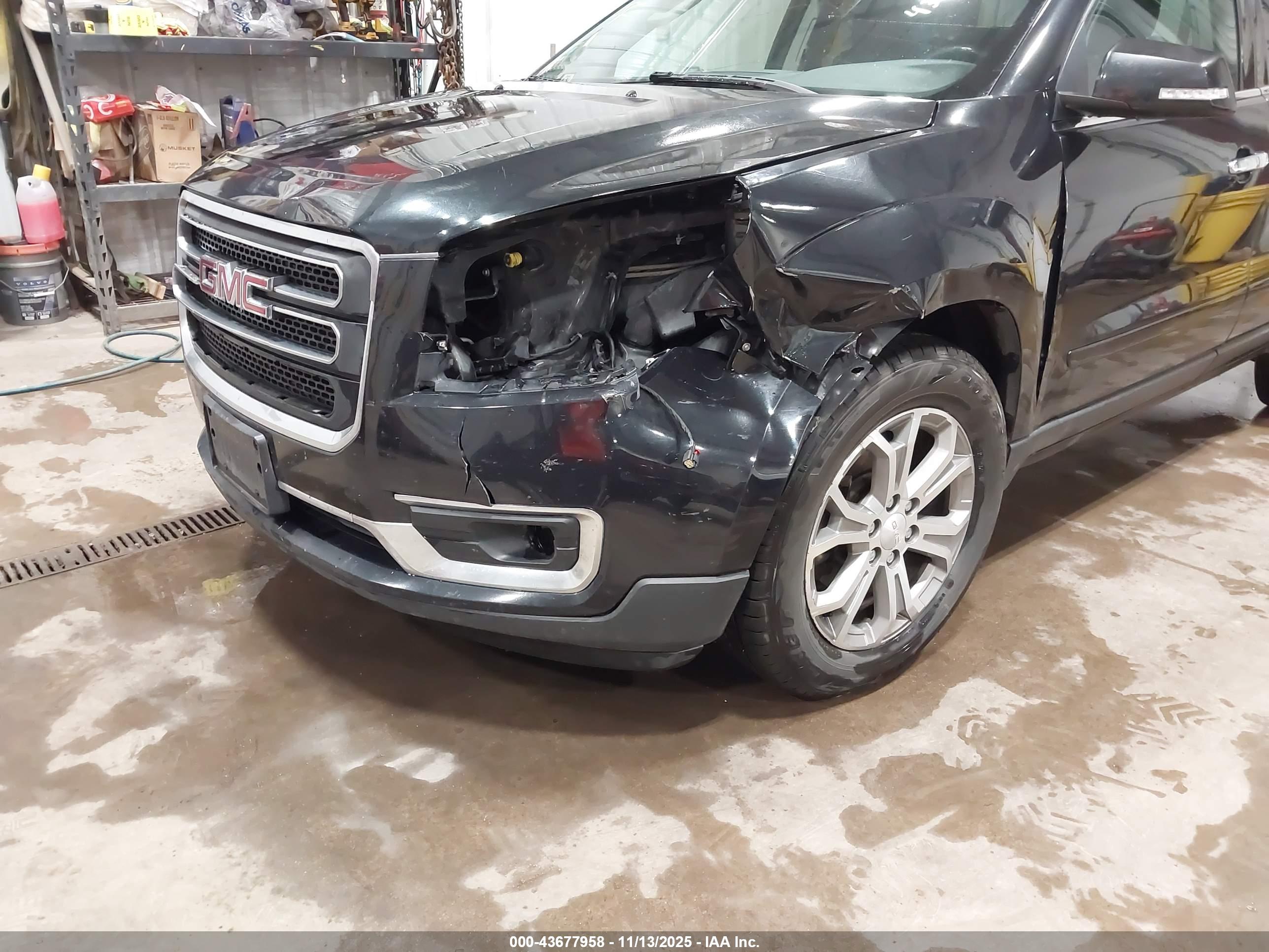 GMC ACADIA image 6