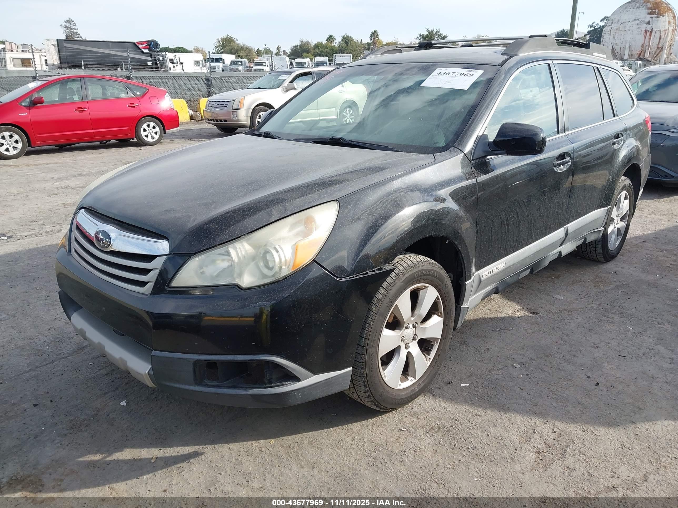 SUBARU OUTBACK image 2